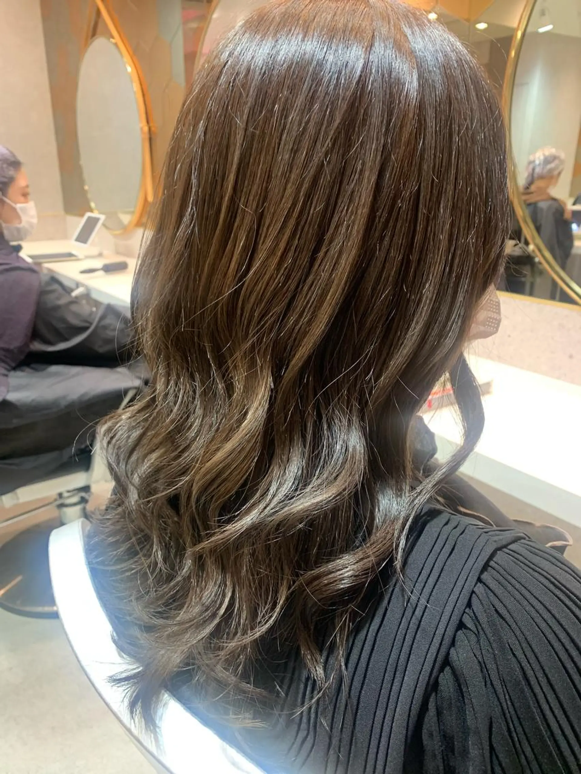 ミディアム カラー パーマ 新宿/韓国レイヤー/ 顔周りカット松本美晴のヘアスタイル