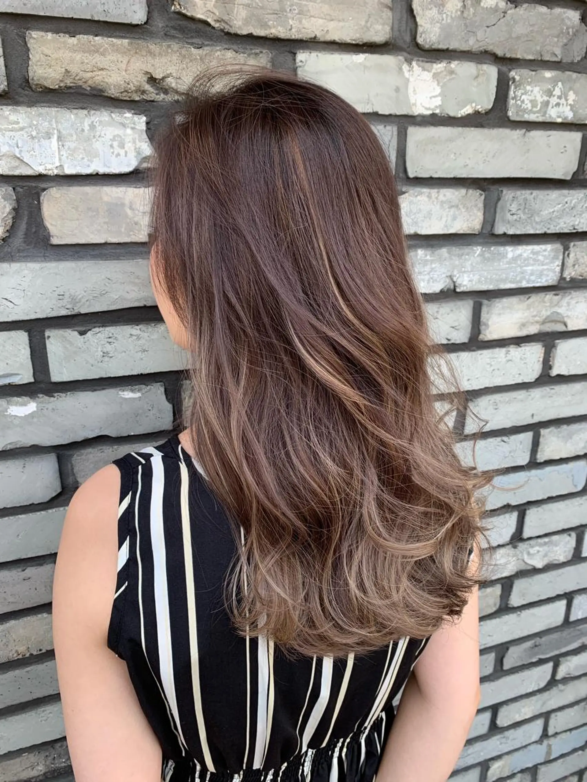 ロング カラー 透明感カラー ハイライトカラー ハイライト ヘアカラー 似合わせ/ブリーチ カラー.岡田友仁のヘアスタイル