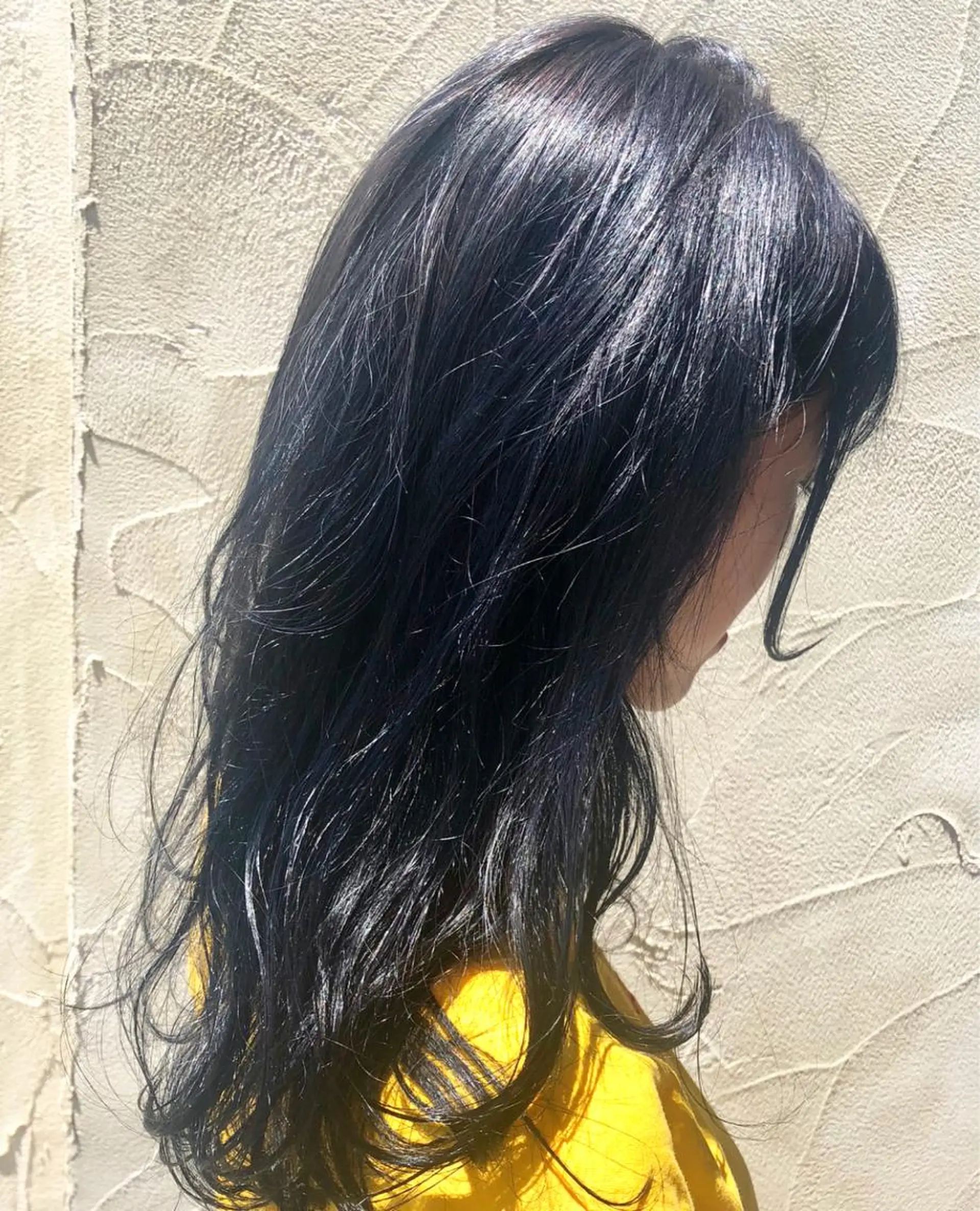 セミロング カラー ブルーカラー ネイビーカラー バイオレットカラー カット ヘアカラー 岩田 萌那のヘアスタイル