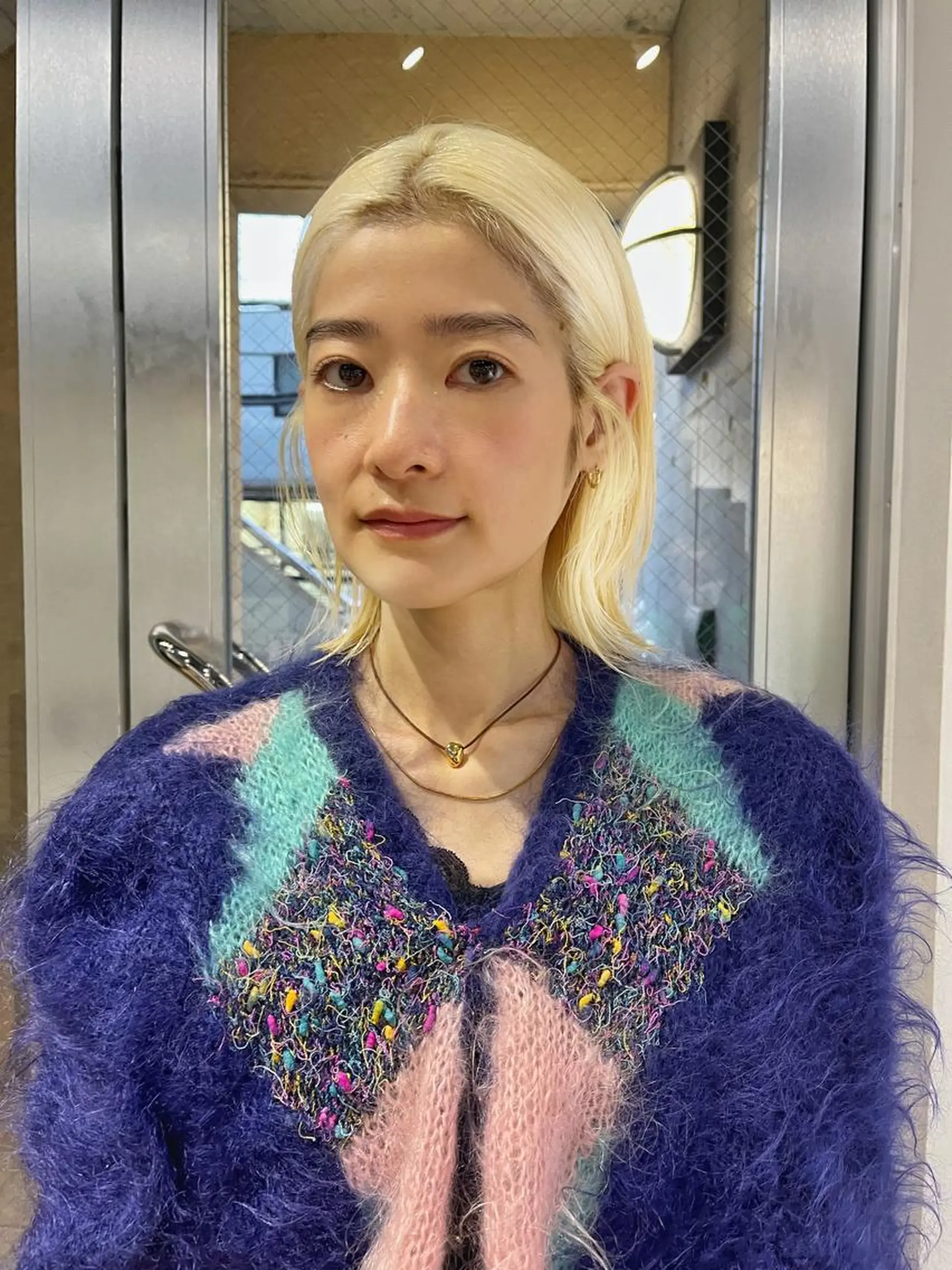 ミディアム ミディアムレイヤー アッシュ ミルクティーブラウン ピンクブラウン レイヤーカット カット ヘアカラー ハイトーンNo.1✨ パーマ✨イマイタツヤのヘアスタイル