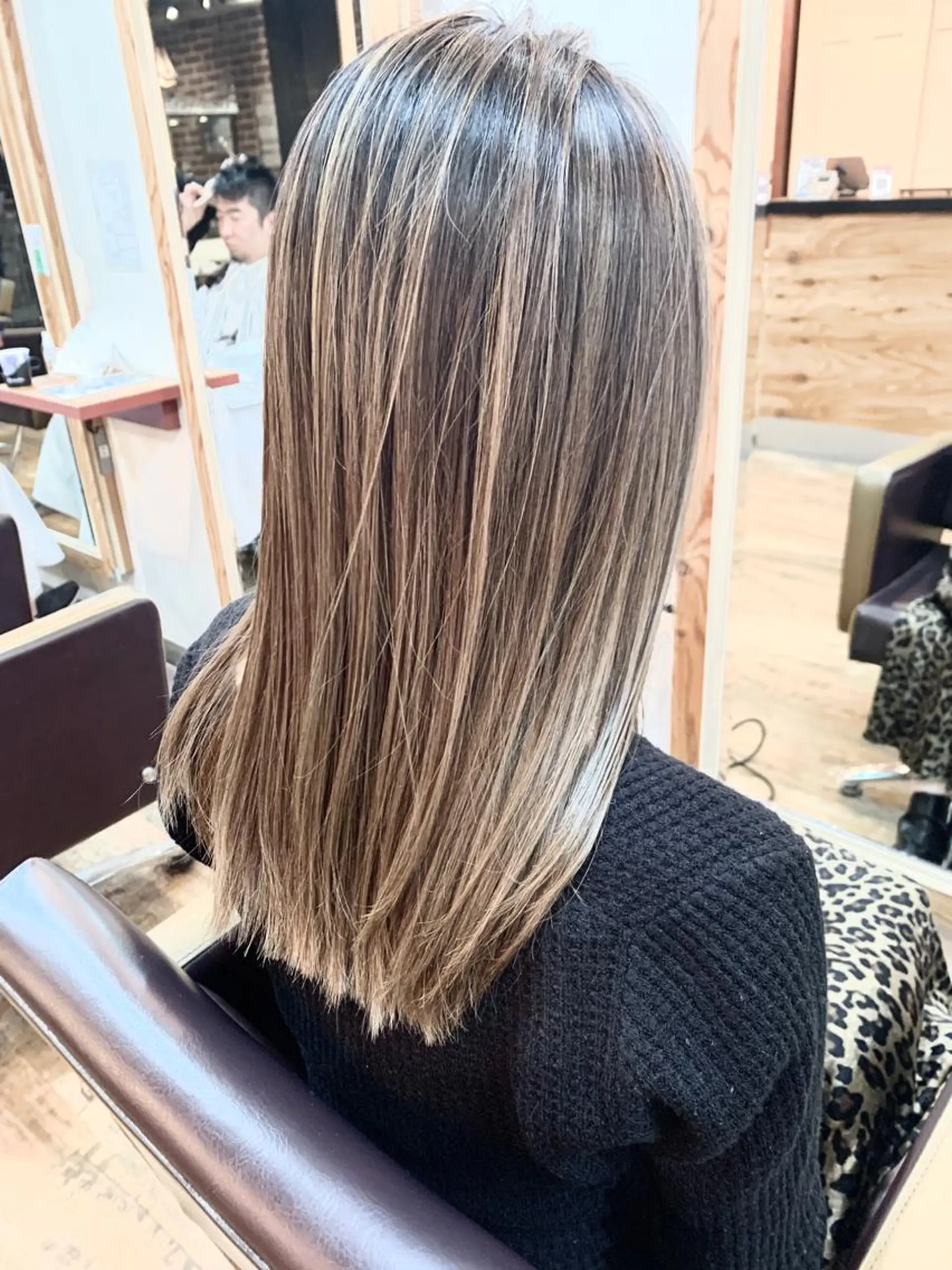 セミロング カラー 岡崎勇人/レイヤー/ 韓国/ケラチンTRのヘアスタイル