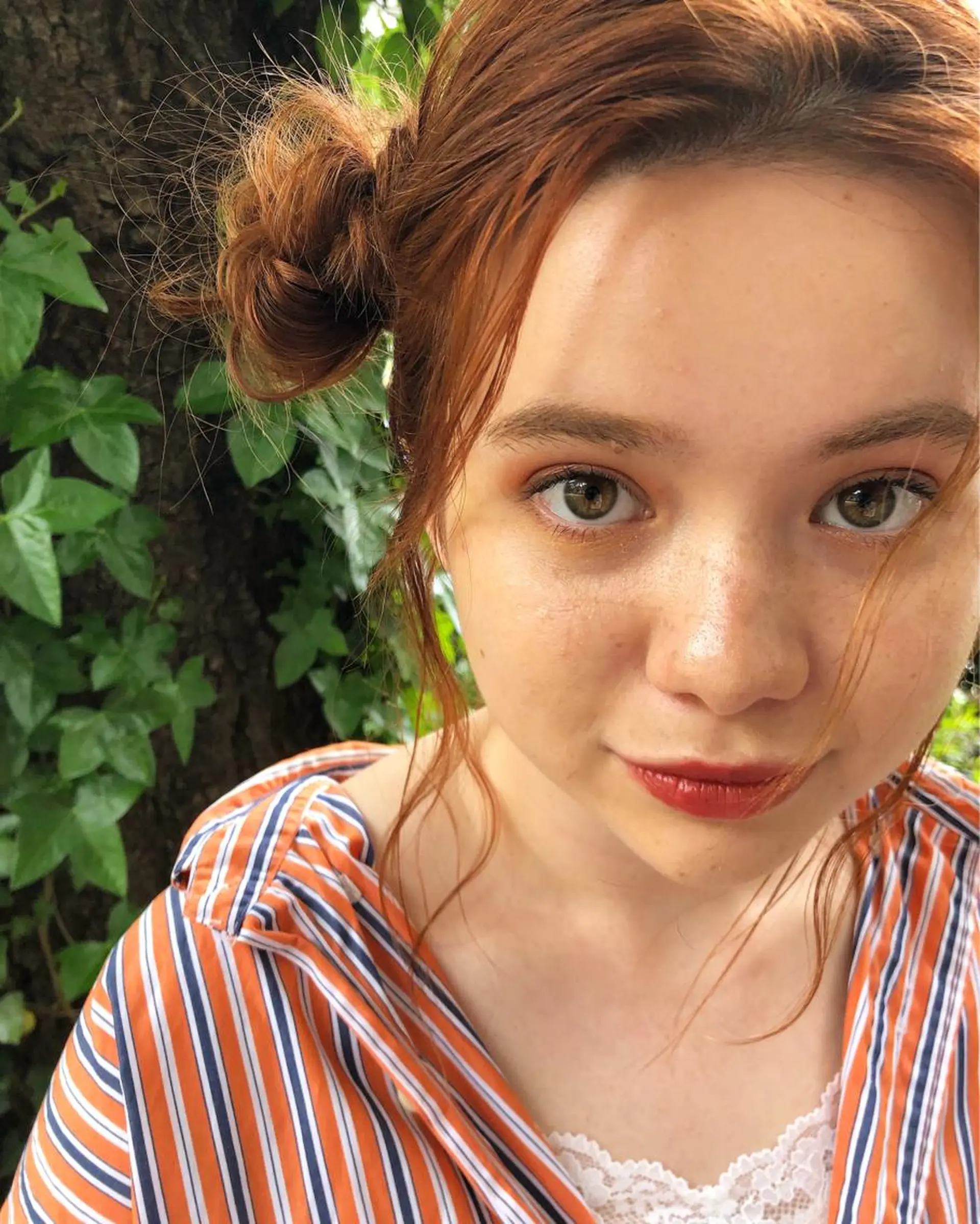 ミディアム ヘアアレンジ 顔周りレイヤー/韓国 ブリーチminamiのヘアスタイル