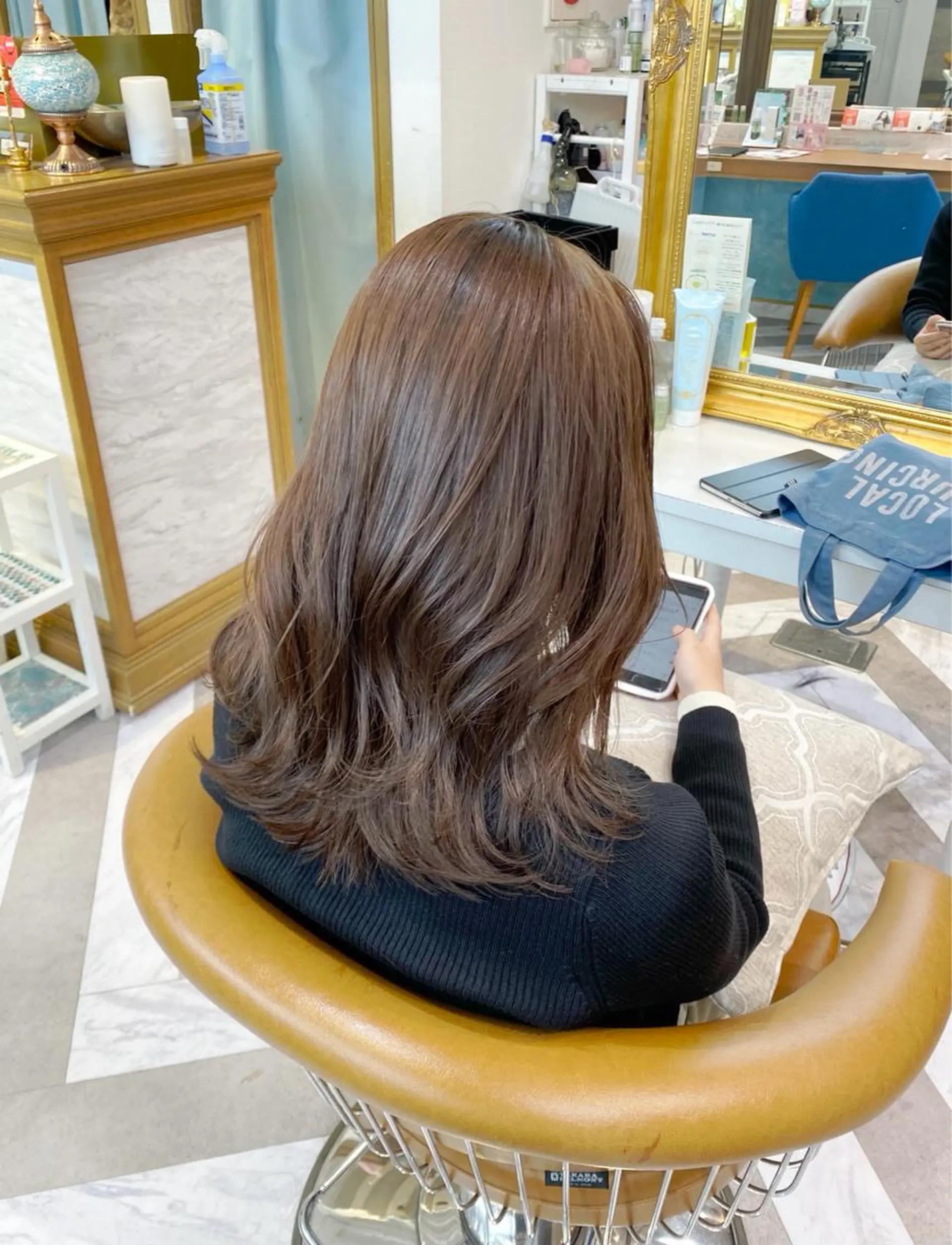 ミディアム カット ヘアカラー トリートメント レイヤーカット /透明感カラー西田のヘアスタイル