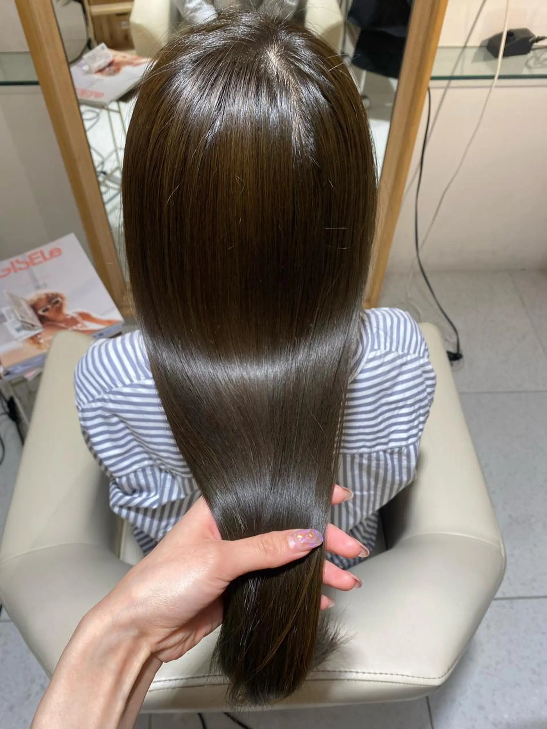 セミロング カラー カット ヘアカラー トリートメント 安永 涼のヘアスタイル