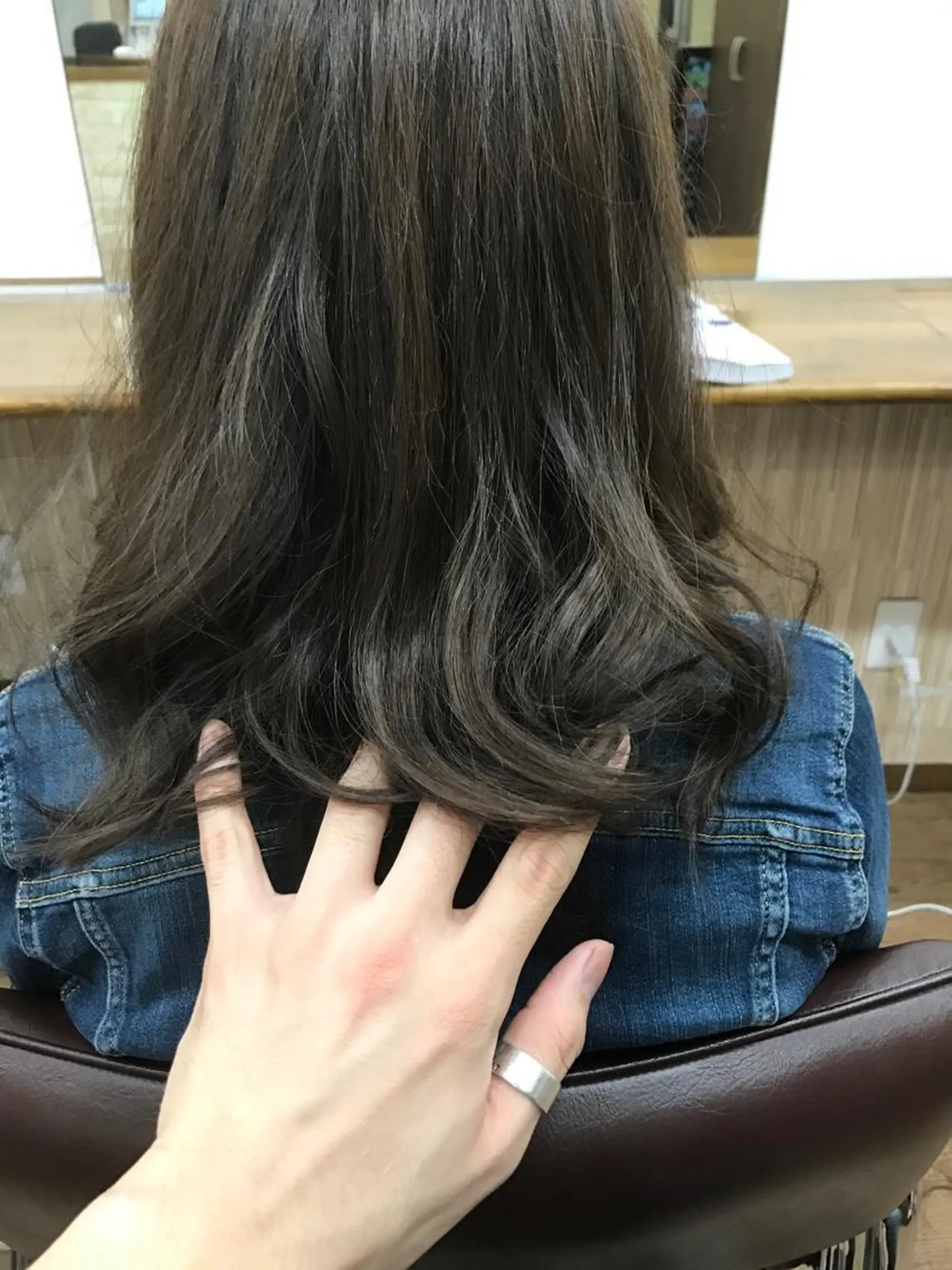 ロング カラー アッシュ アンダーバーホワイト_WHITE所属・_WHITE芝本 賢吾【天王寺店】のヘアスタイル