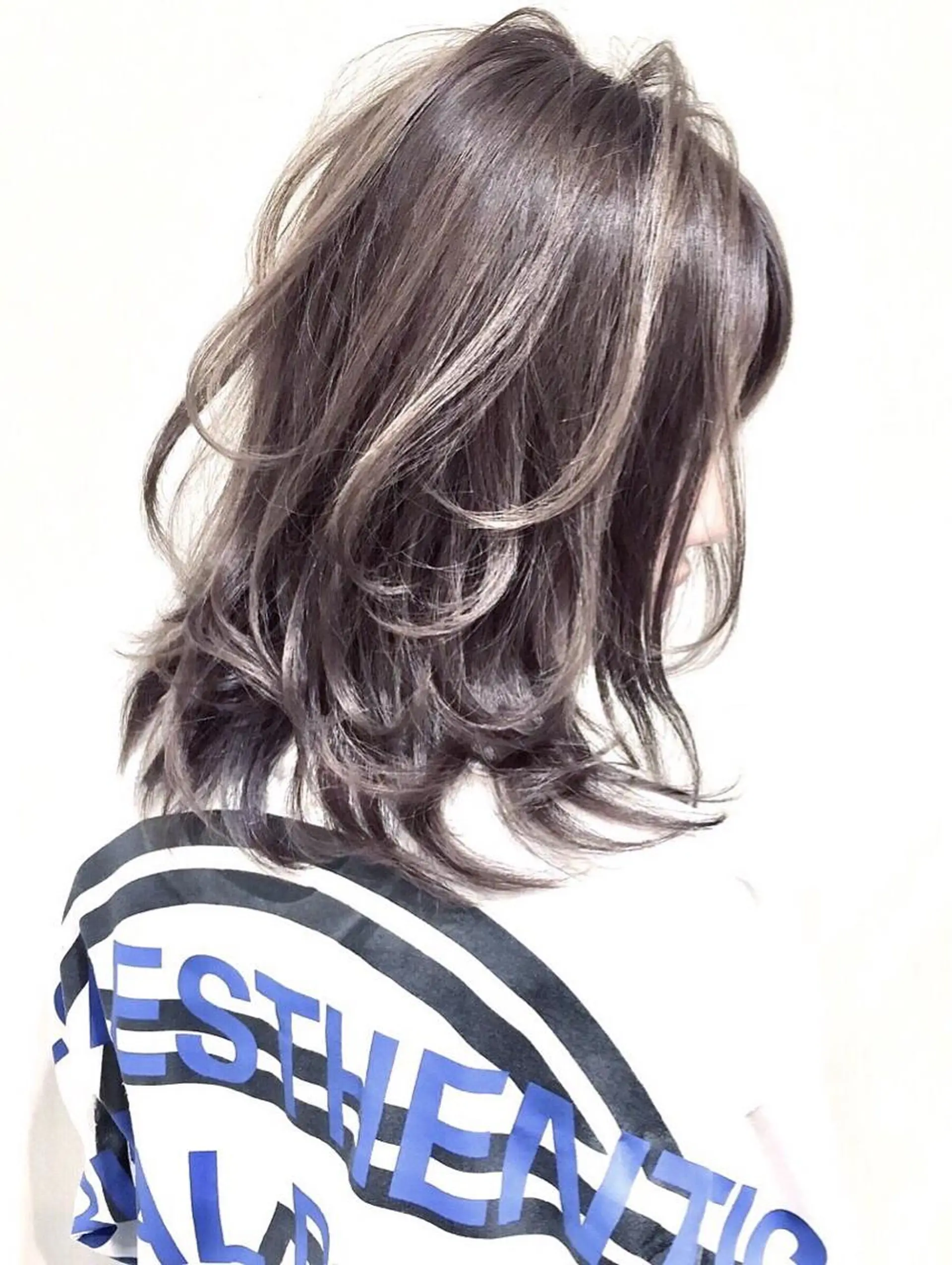 ミディアム カラー アッシュ ブリーチ グレージュ ハイライトカラー イルミナカラー ブリーチ/髪質改善 NYNY大久保のヘアスタイル