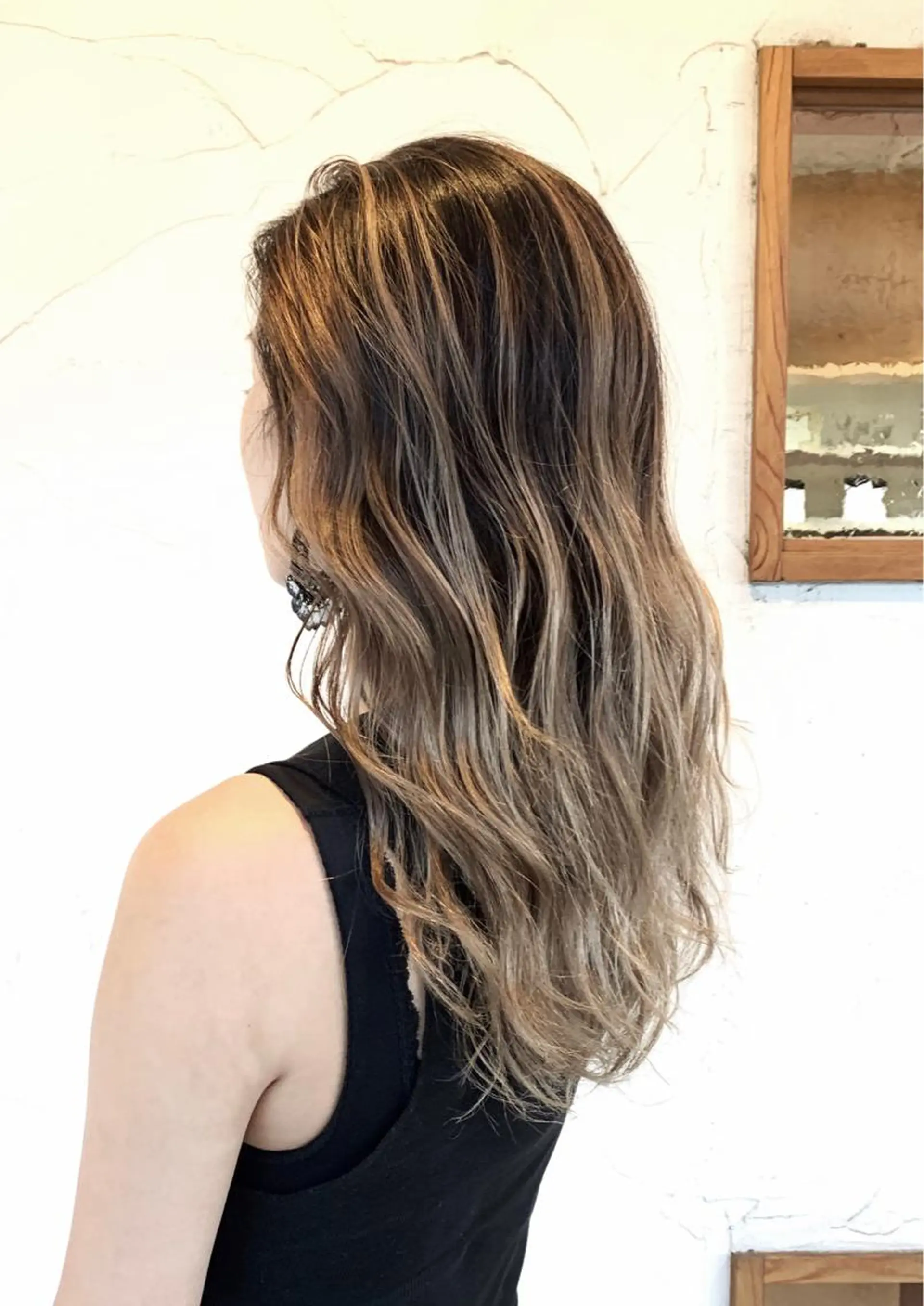 ロング レイヤーカット カット ヘアカラー sky所属・くわやま まさきのヘアスタイル