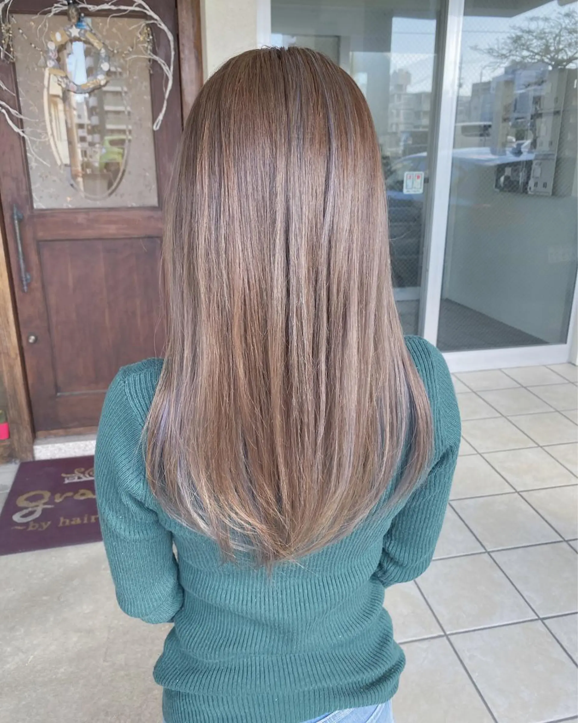 ミディアム カラー グレージュ シルバー シルバーグレージュ カット ヘアカラー grand juteのヘアスタイル