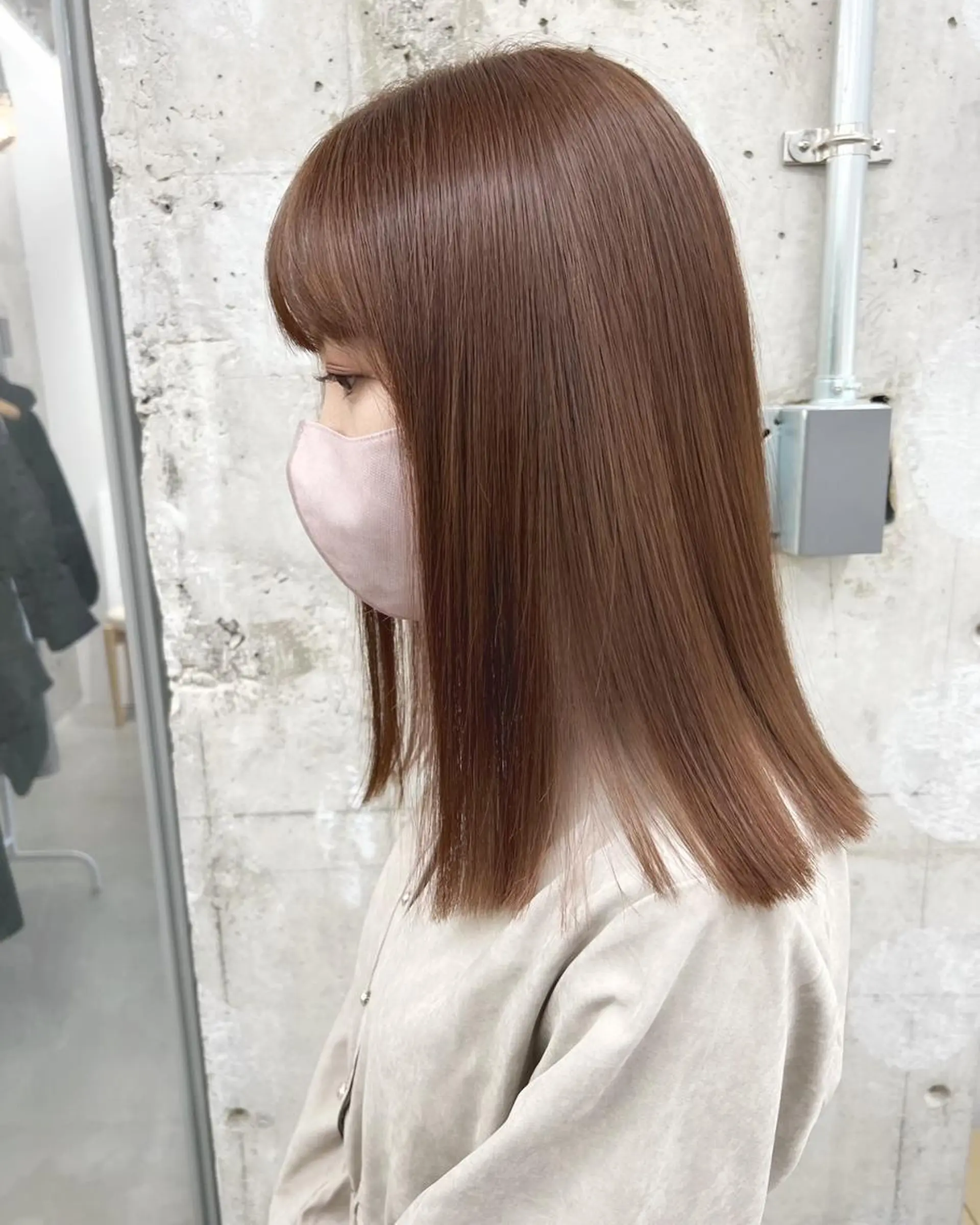 カラー パーマ ヘアアレンジ セミロング セミロングパーマ アディクシーカラー ベージュカラー ブリーチ ケアカラー ヘアカラー トリートメント ヘアケア特化型サロン newi 梅田のヘアスタイル