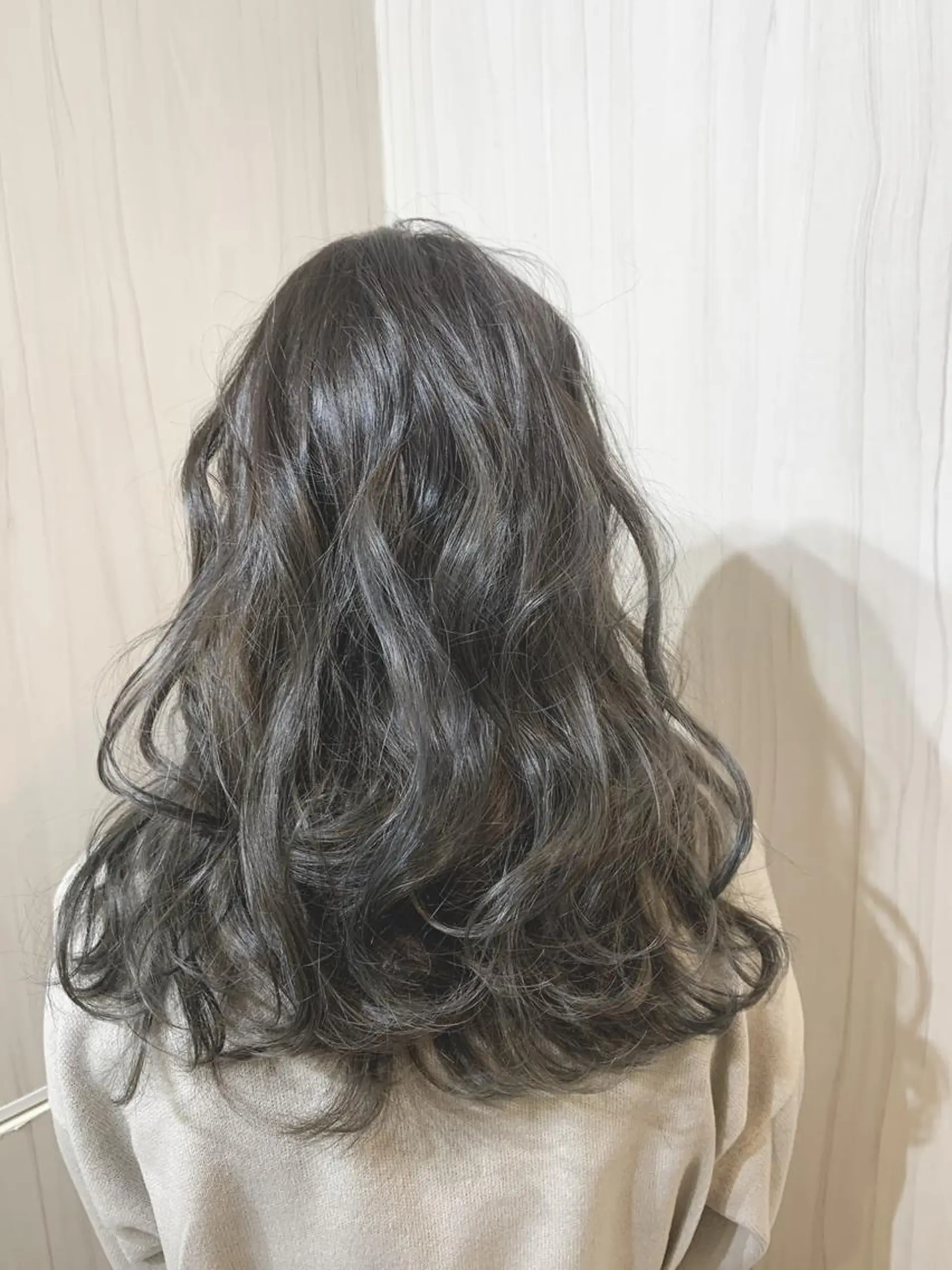 パーマ カラー セミロング 嶋村夏実🌼レイヤー 🌸白髪ぼかしのヘアスタイル