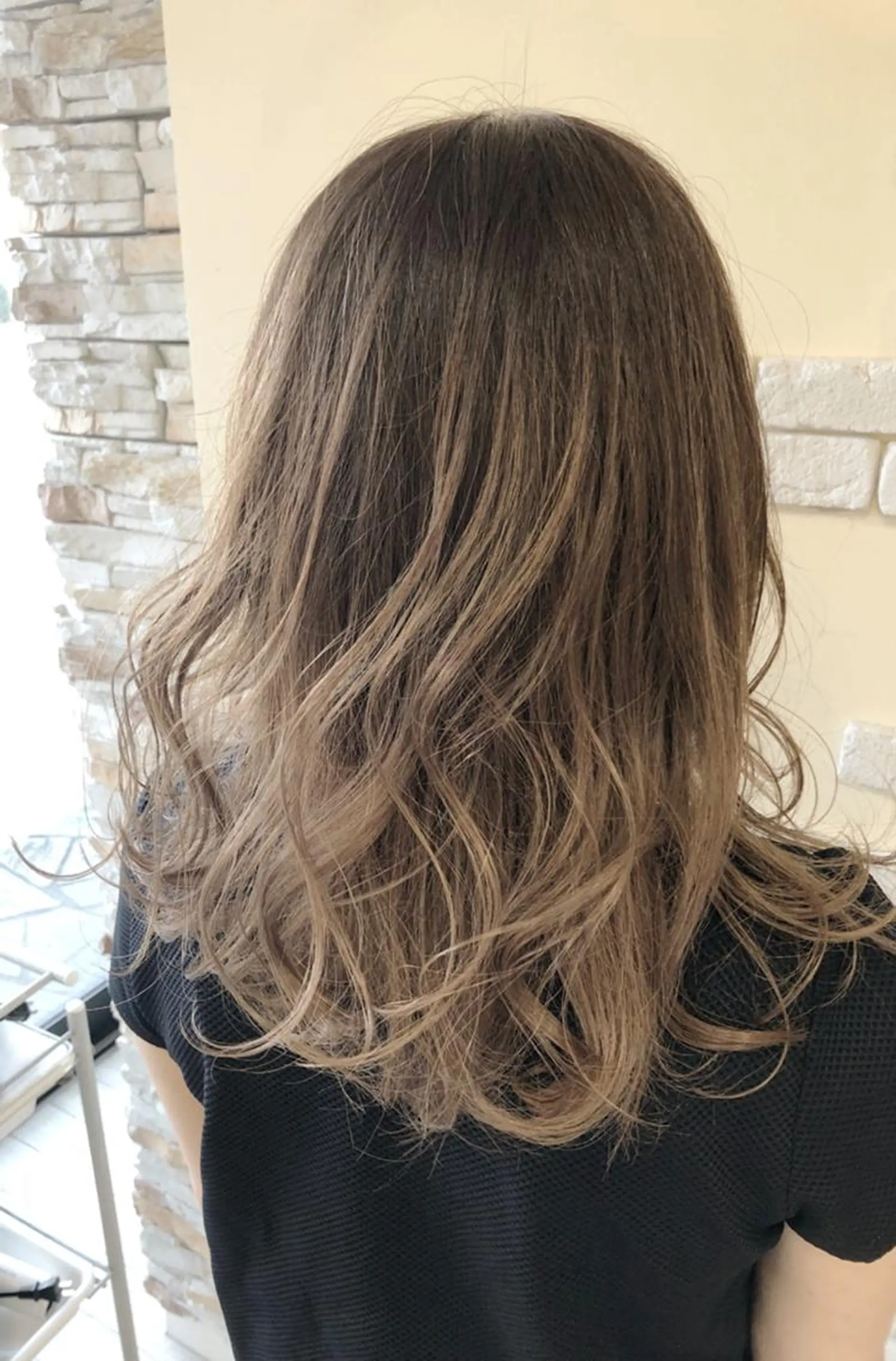 セミロング カラー 🌟イメチェン美容師 🌟清水 大輝のヘアスタイル