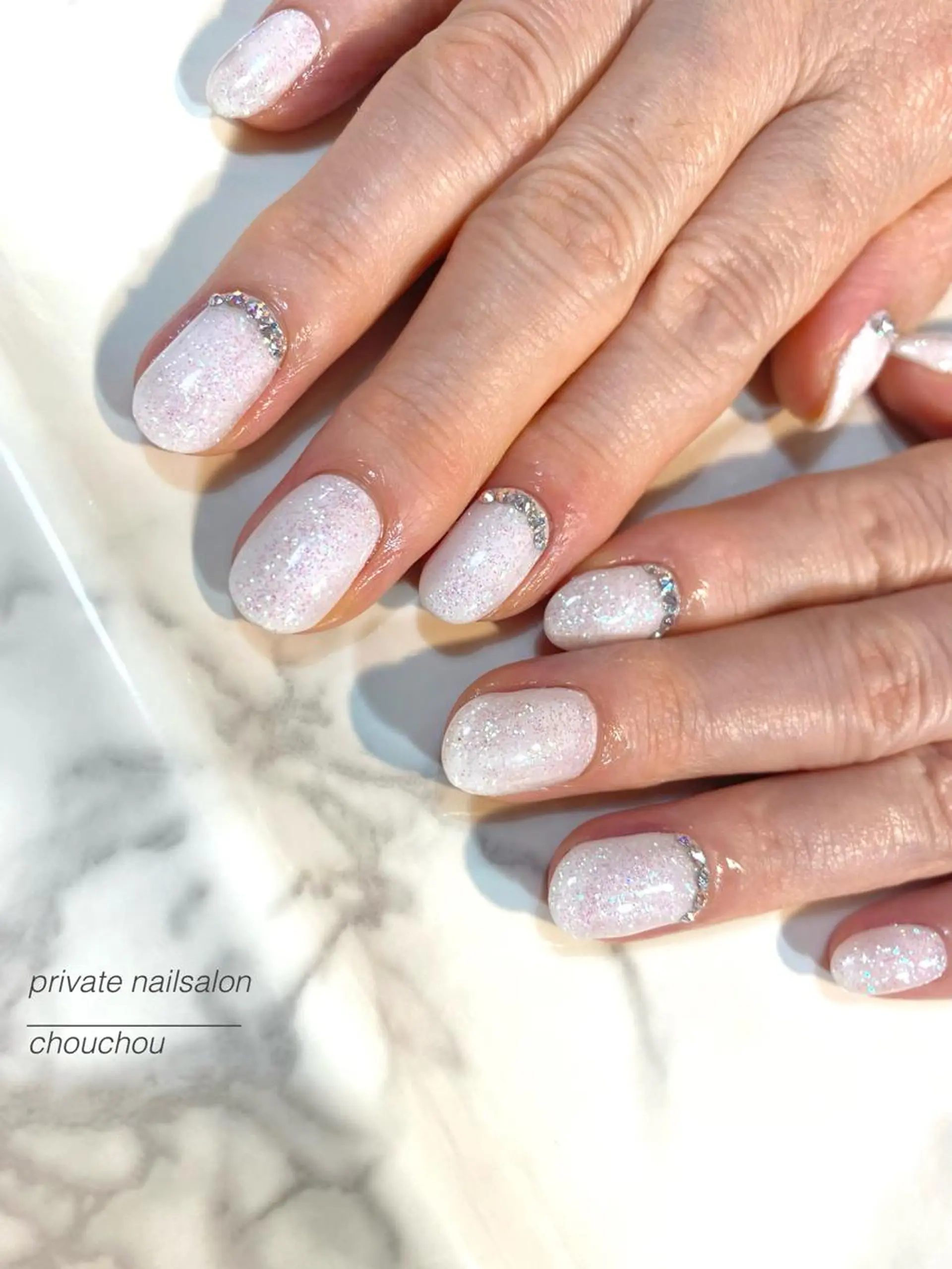 ネイル キラキラネイル シンプルネイル ネイルサロン CHOUCHOUのネイルデザイン