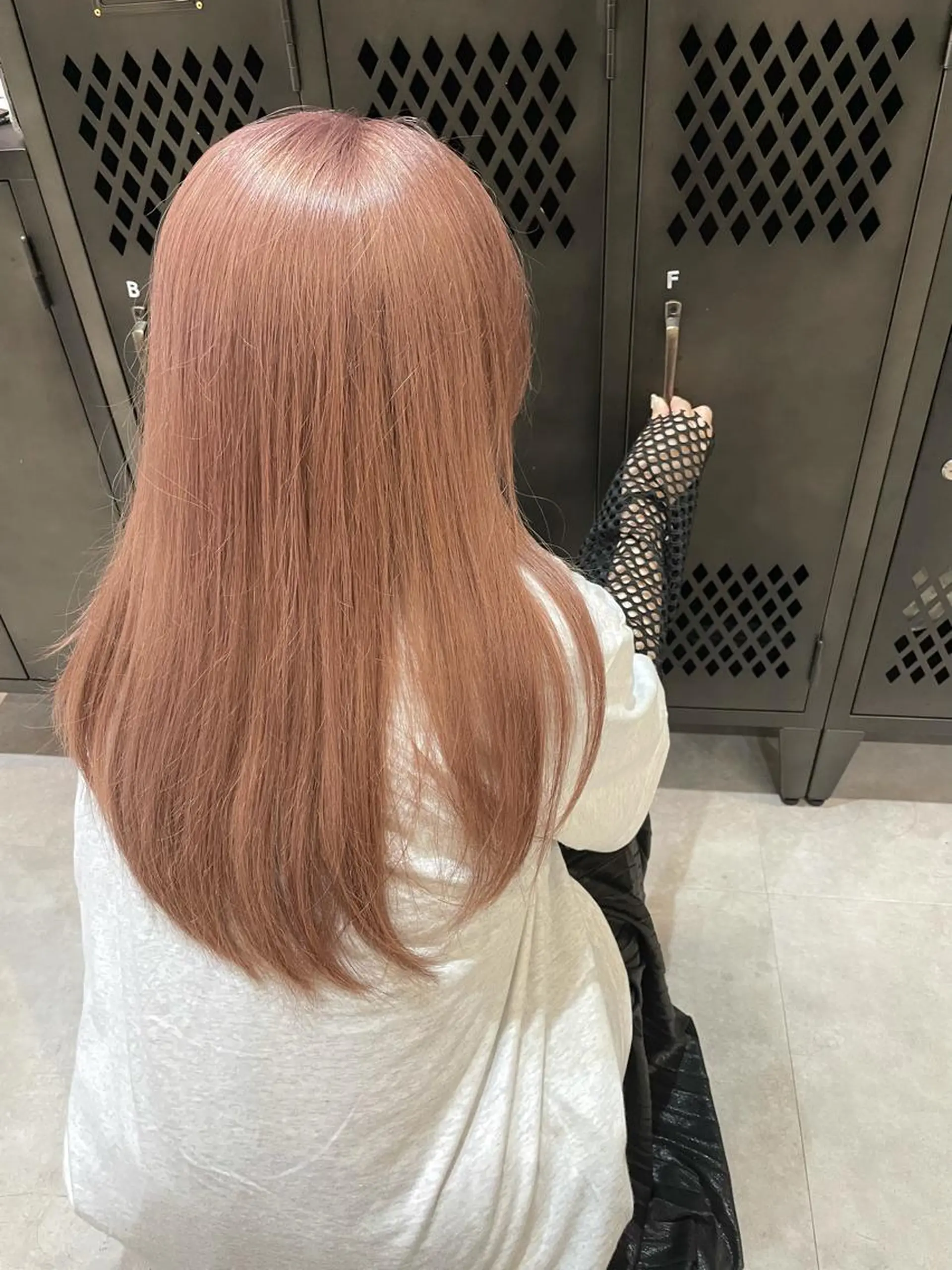 セミロング カラー 韓国レイヤー/髪質 改善/縮毛🤍吉田のヘアスタイル