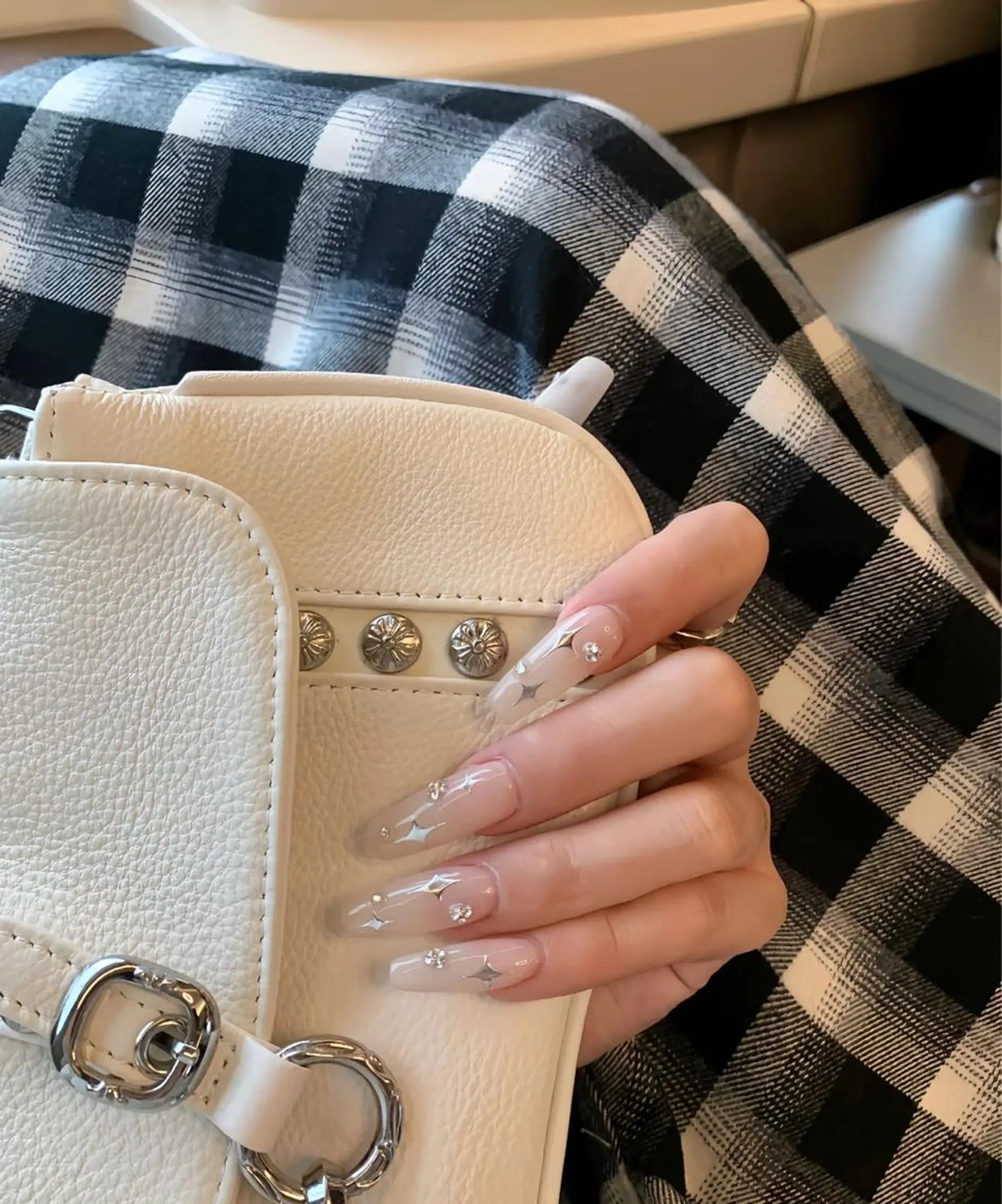 ネイル u1salon所属・ゆい ユイのネイルデザイン