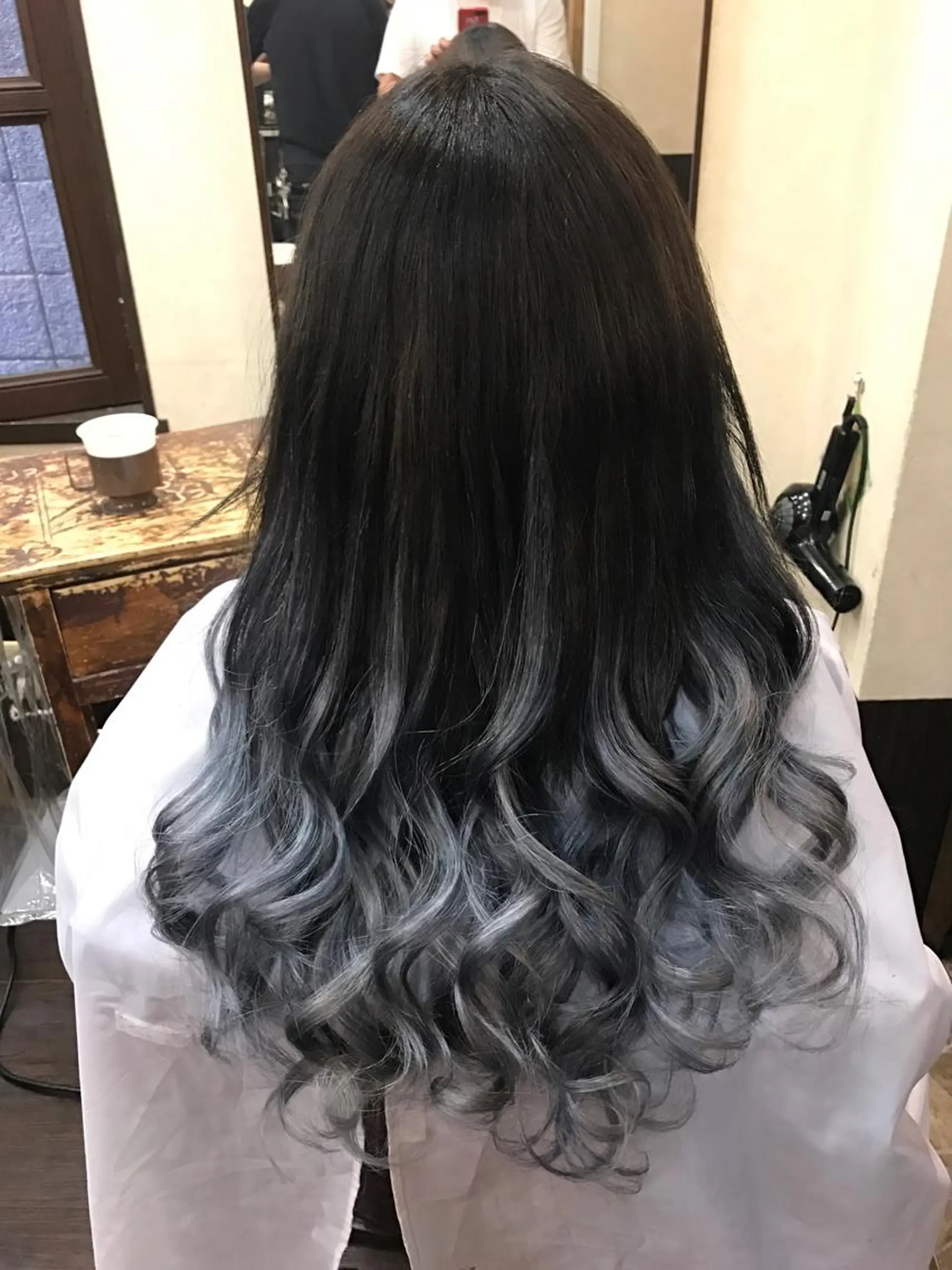 ロング カラー グラデーションカラー シルバー エクステ ていねい技術No.1 🌈諏訪 健太のヘアスタイル