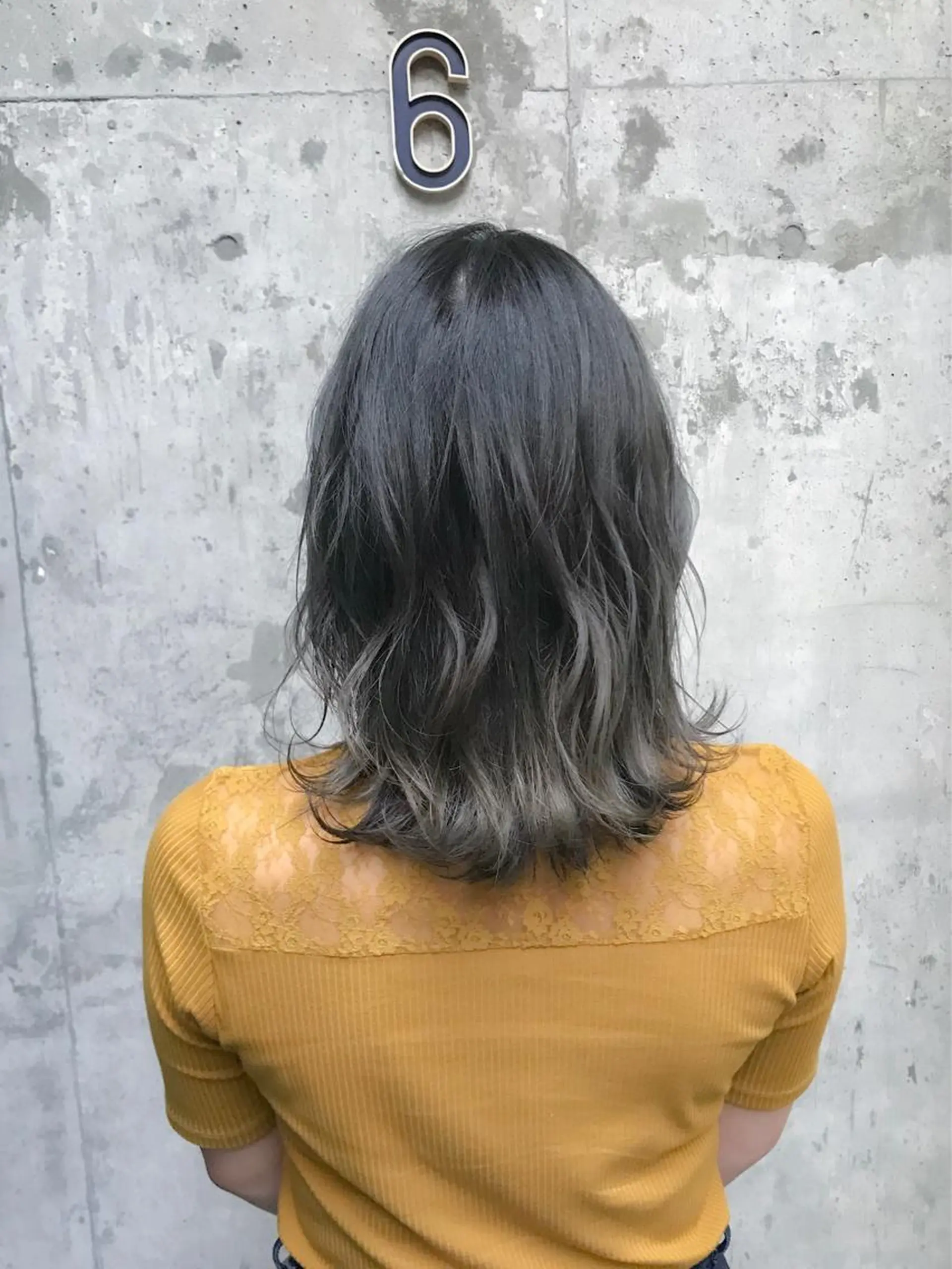 ミディアム カラー SLASHスラッシュ 兵頭　裕のヘアスタイル