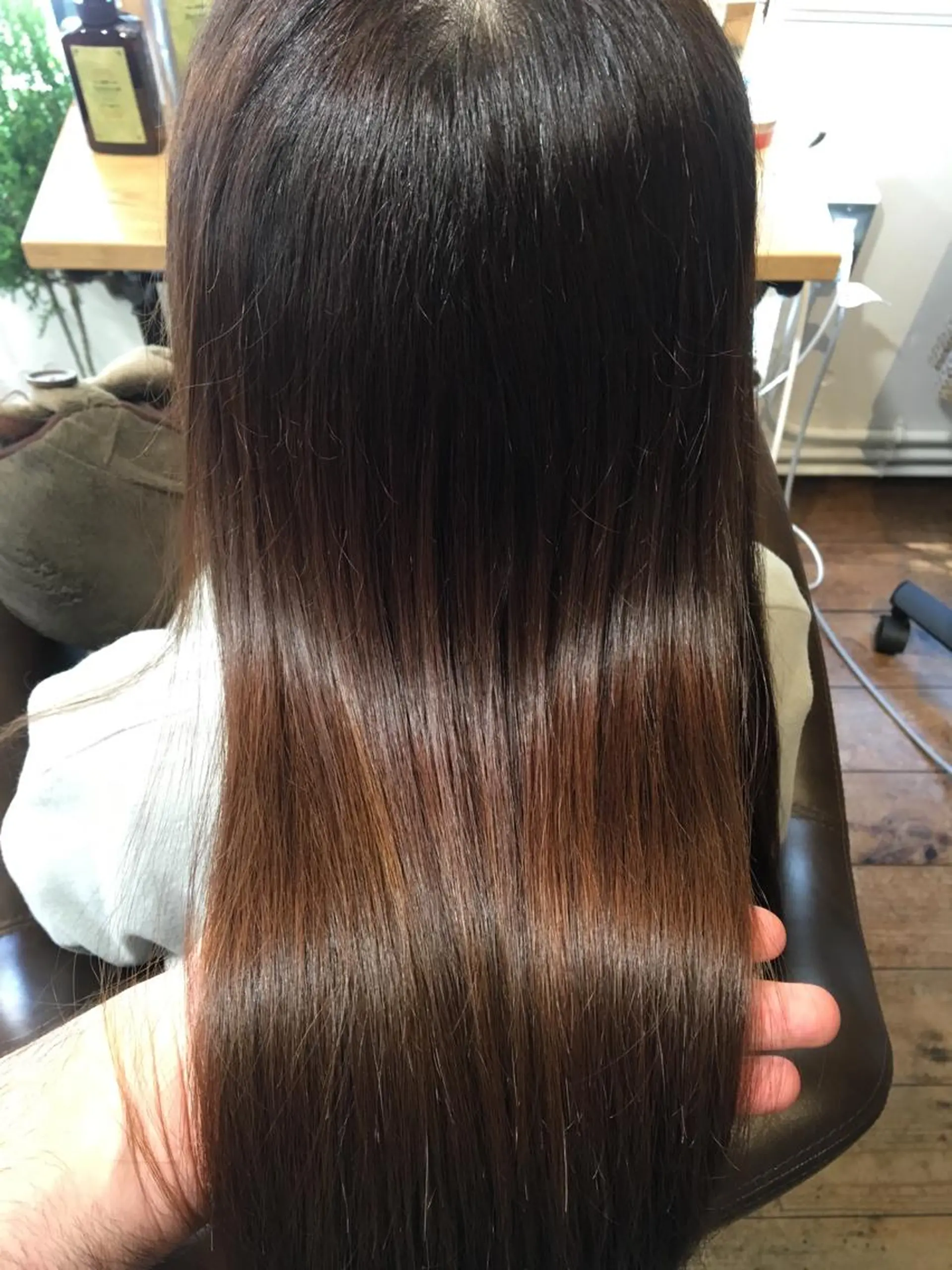 ロング 凪の 旅先のヘアスタイル