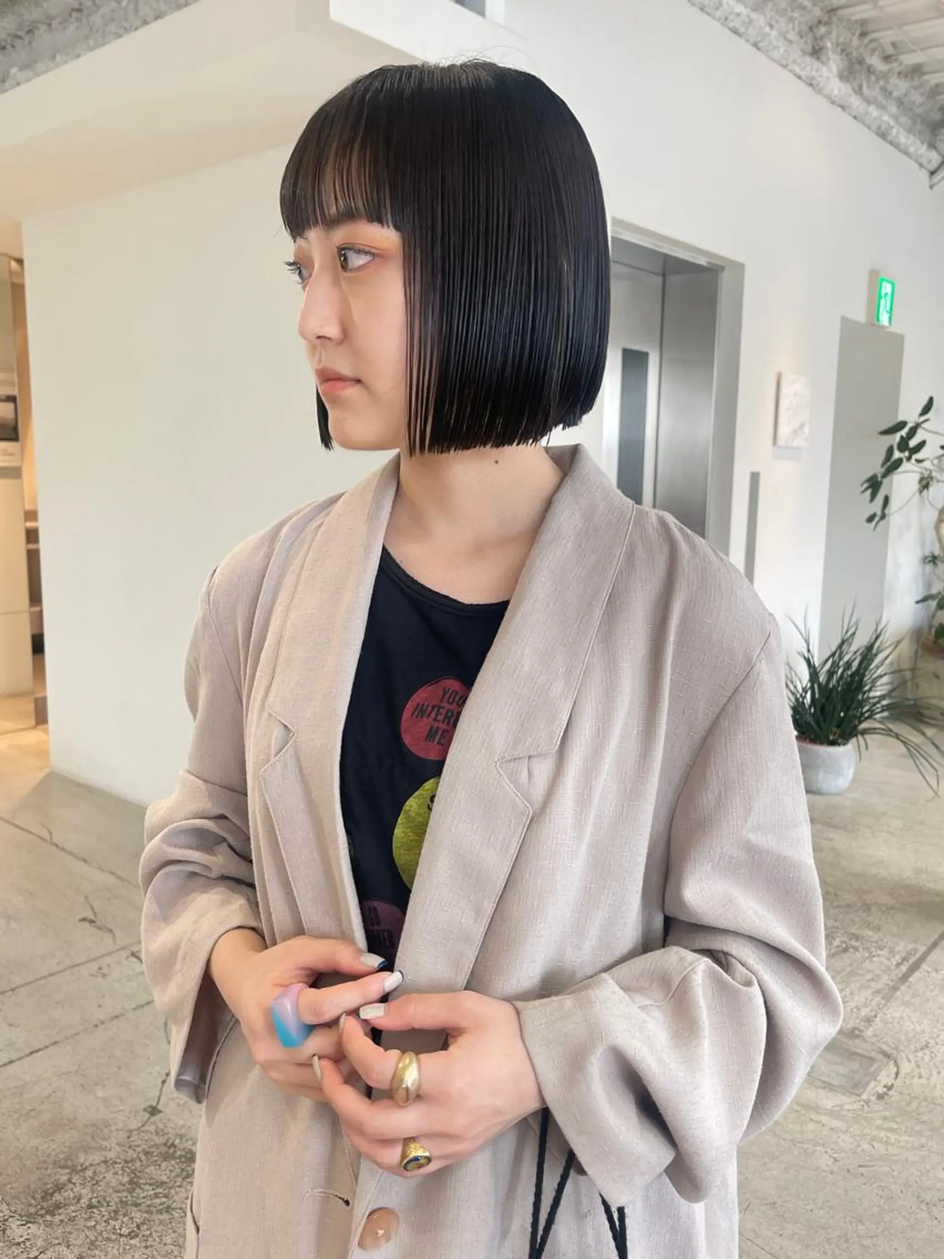 ショート oma　袮次金 鈴香のヘアスタイル