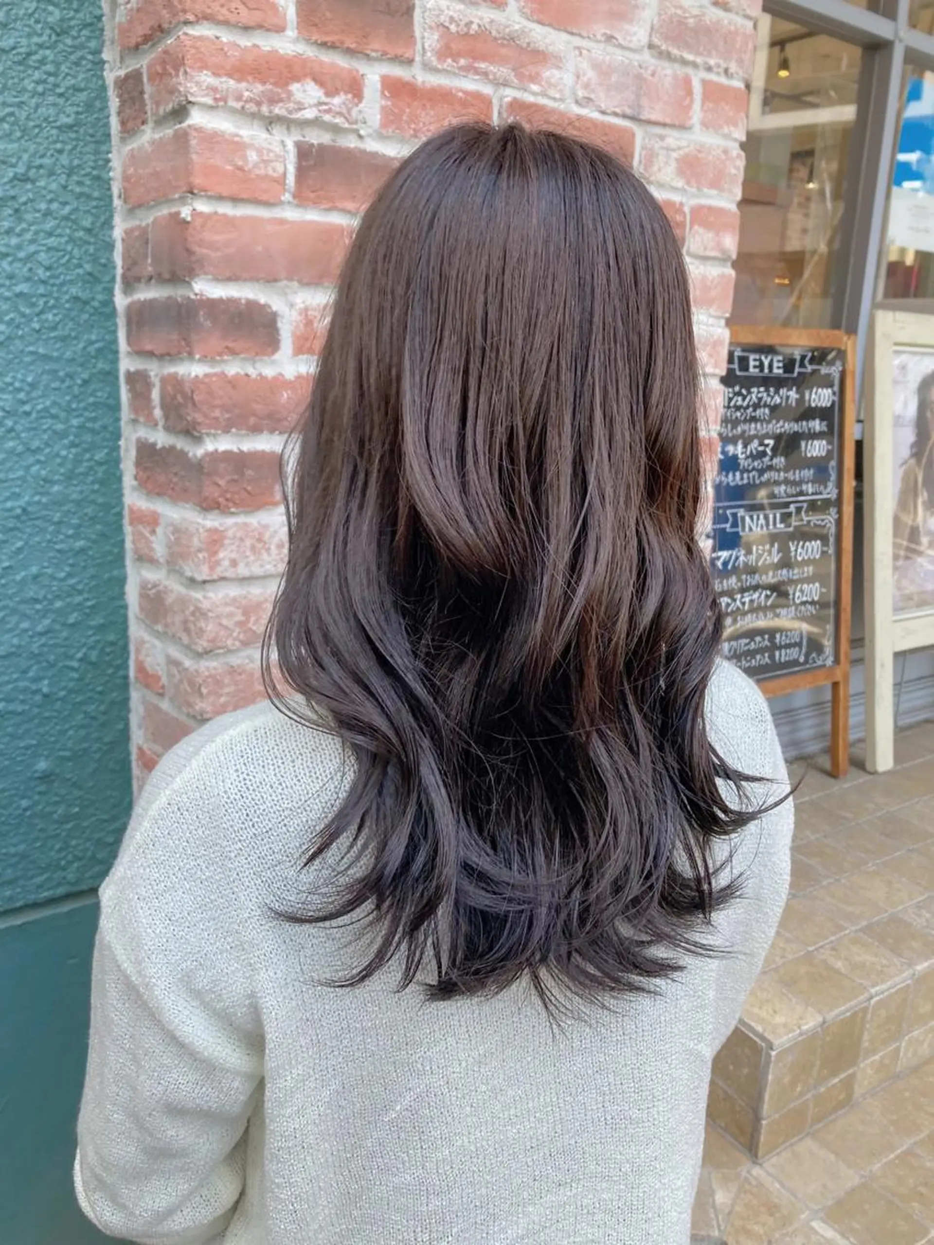 セミロング カラー ブラウンカラー チョコレートブラウン トリートメント パーマ/イルミナ カラー　三浦菜々子のヘアスタイル