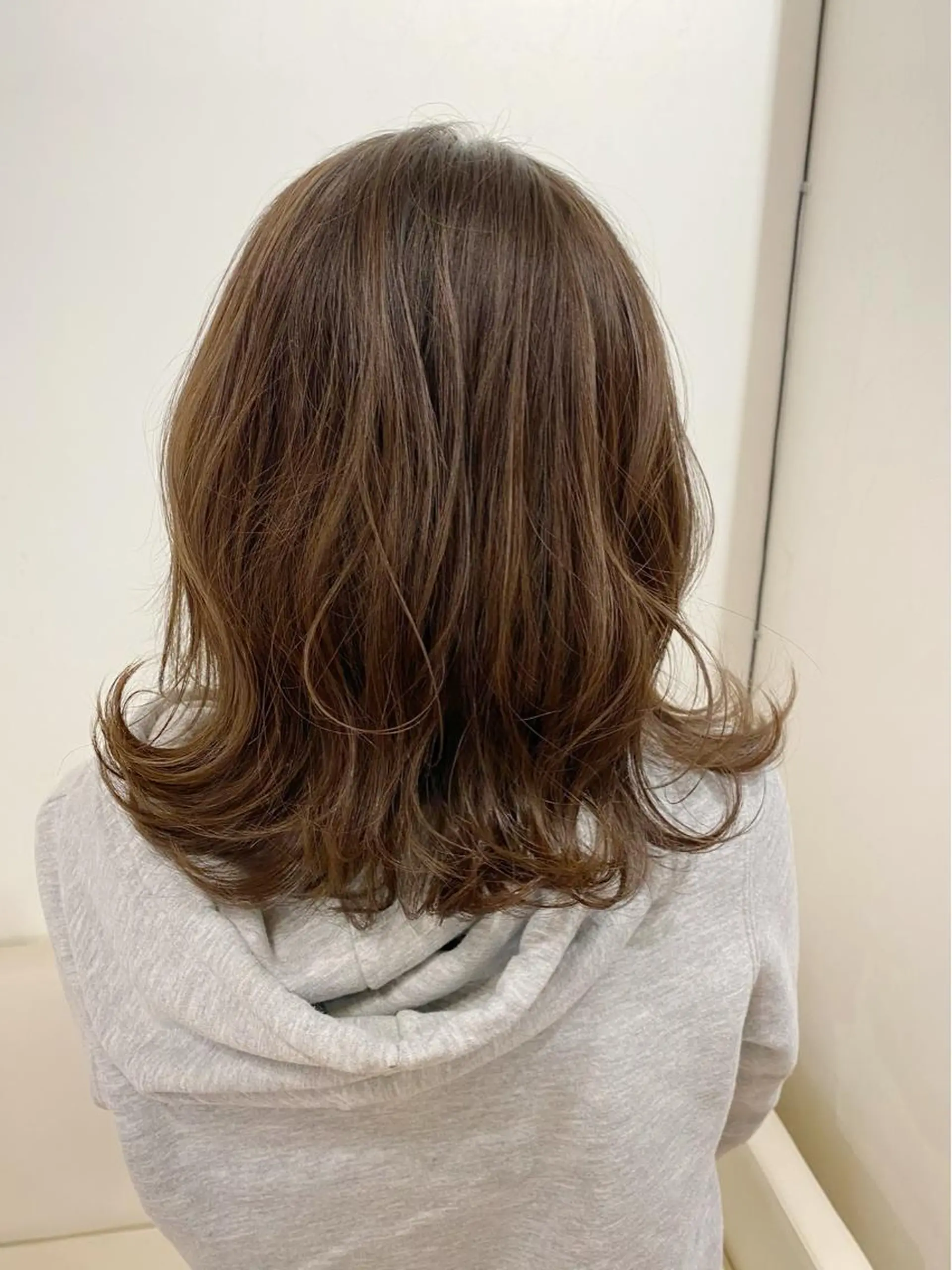 ミディアム カラー ベージュカラー ヘアカラー トリートメント 石井 佑樹のヘアスタイル