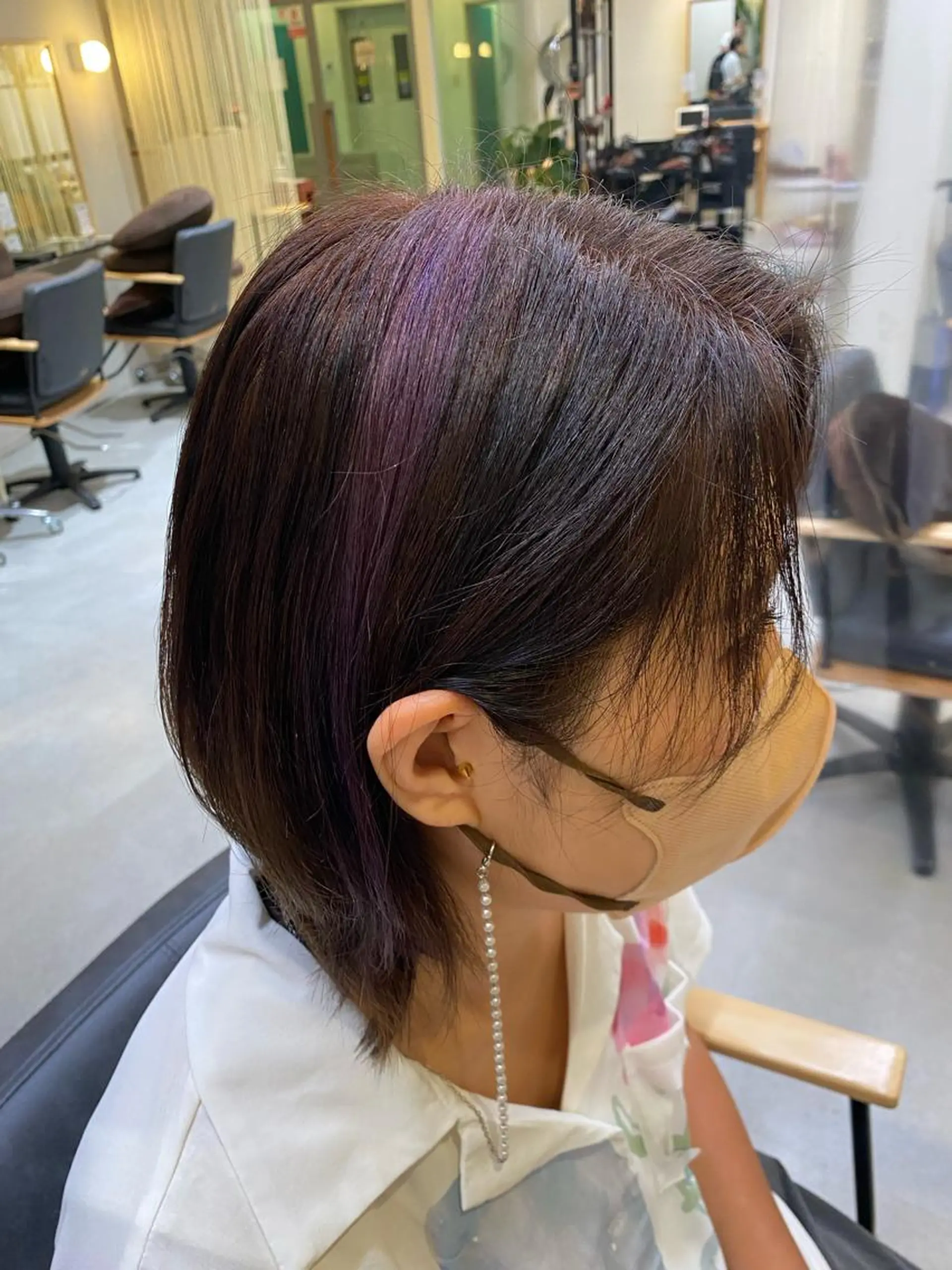 カラー 勝海 絢音のヘアスタイル