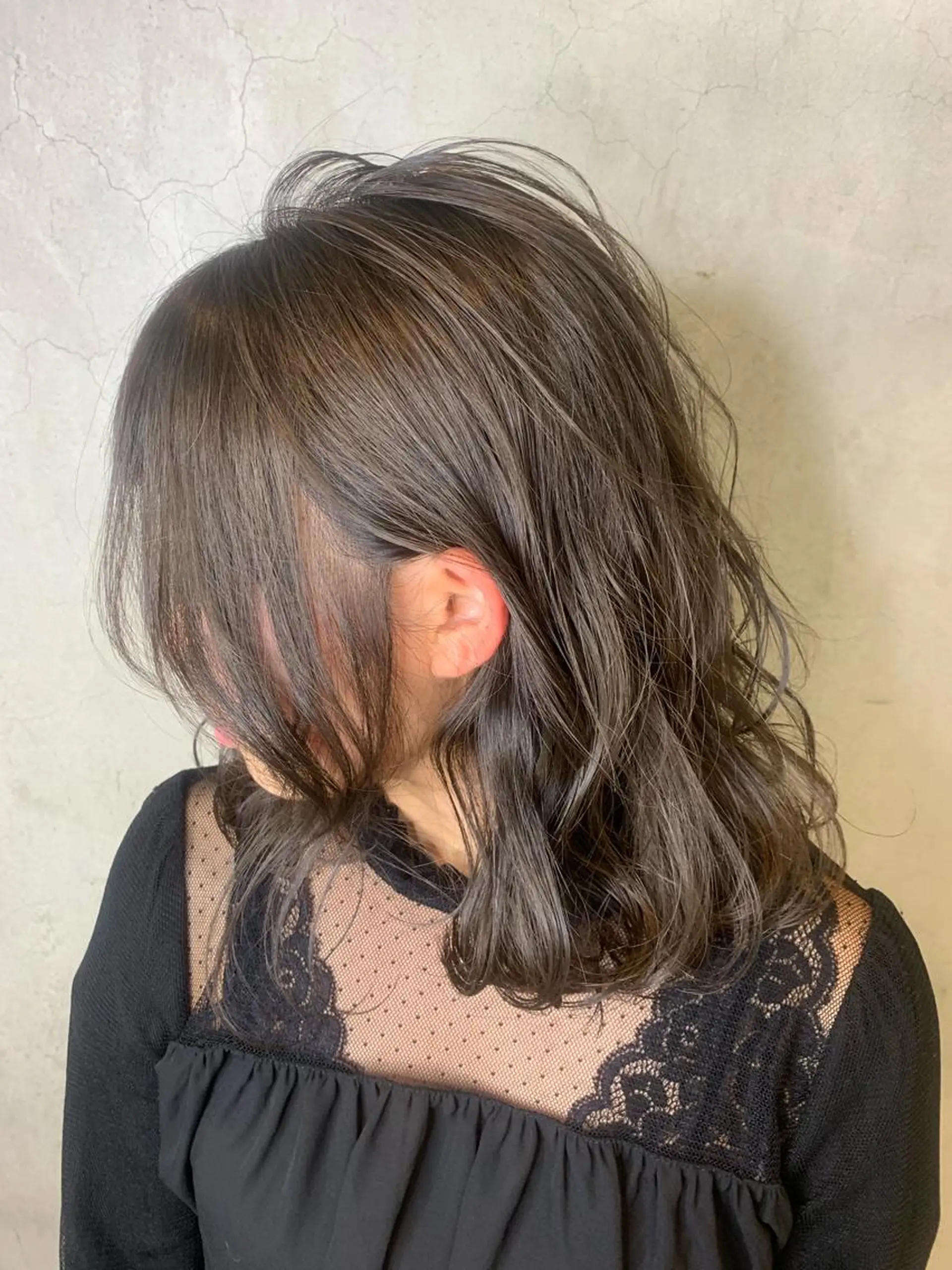 セミロング カラー 🐝肥田 しょーと🐝のヘアスタイル