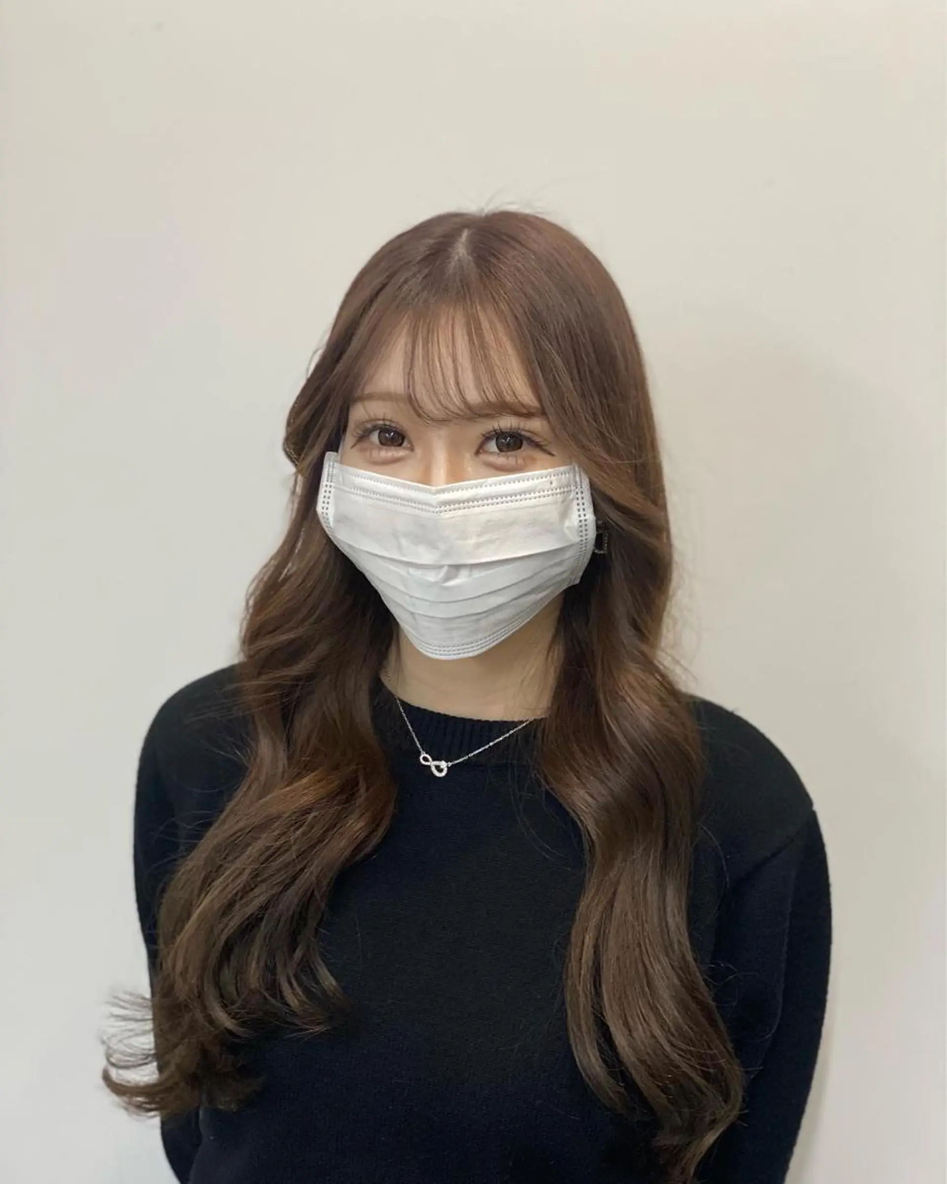 ロング カラー ブリーチ デザインカラー ハイトーンカラー 似合わせカット ウルフカット カット ヘアカラー トリートメント sunc所属・梅田l大人韓国ヘア レイヤー×艶カラーのヘアスタイル