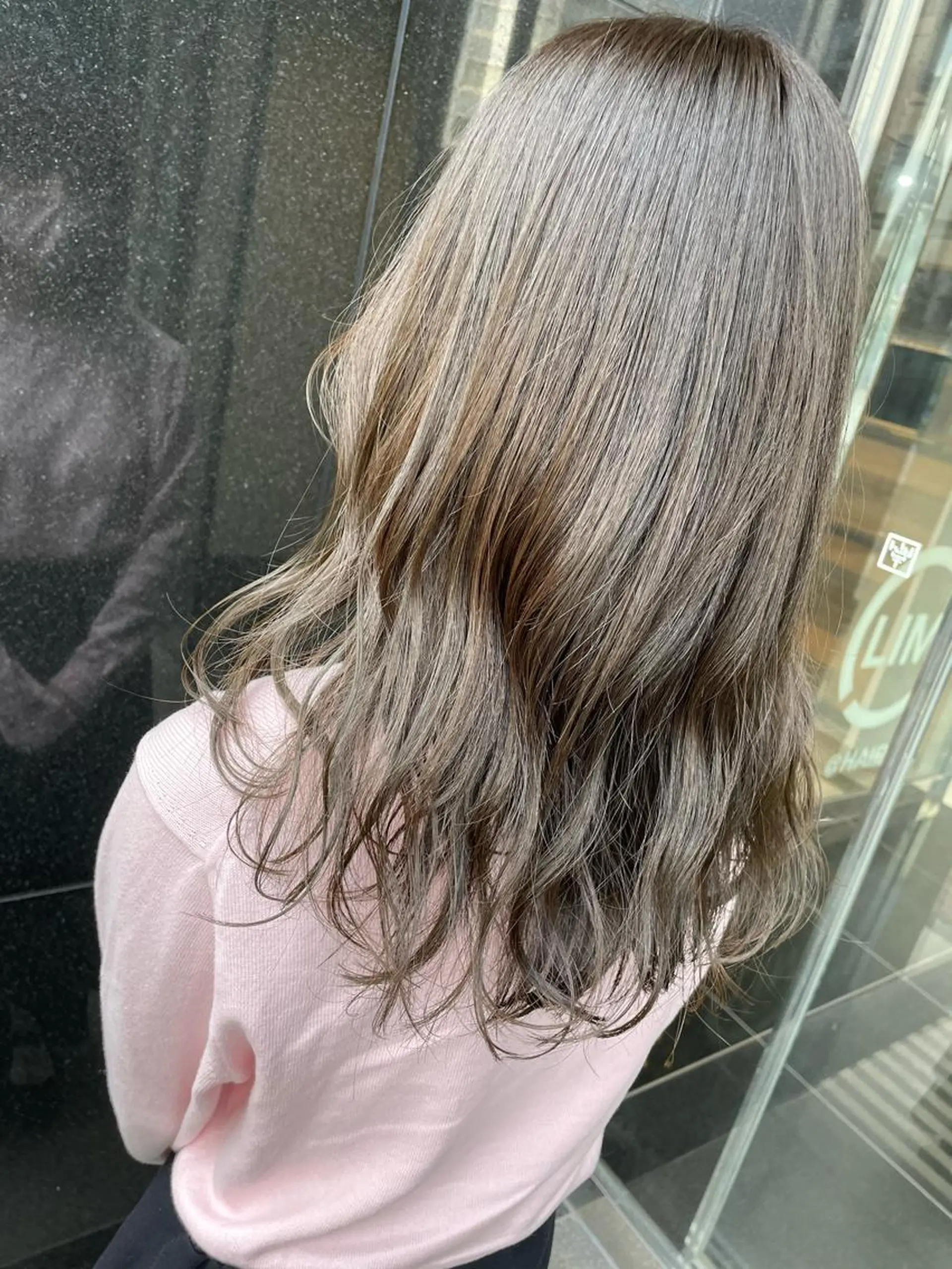 セミロング カラー ベージュカラー オリーブベージュ 髪質改善美容室Lust所属・美容室Lust💚 嶋崎　鷹のヘアスタイル