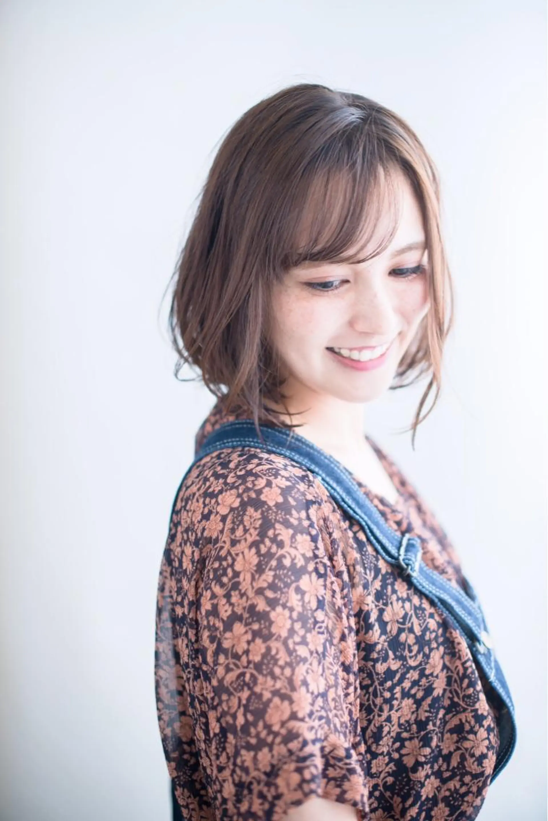 ミディアム カット ヘアカラー Urio所属・今雪 聡美のヘアスタイル