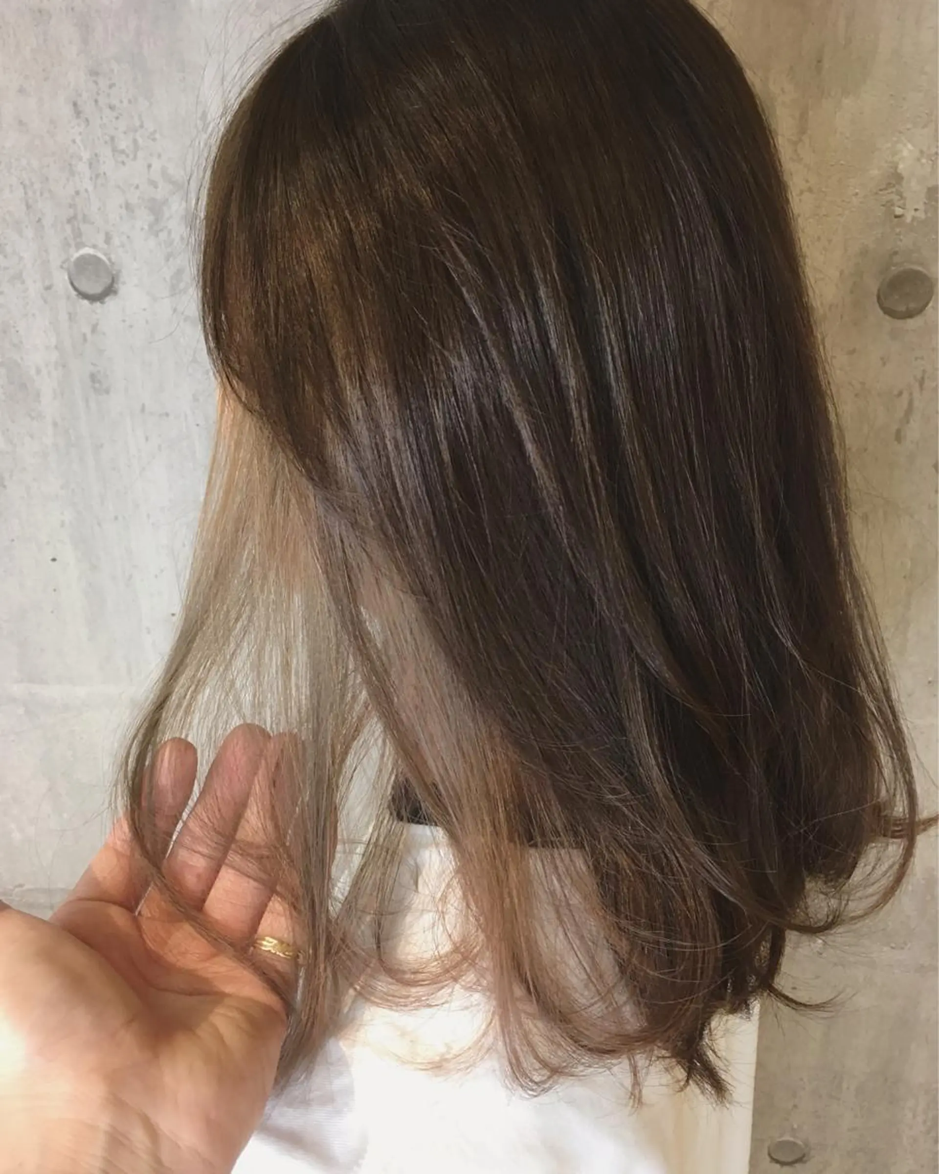 ミディアム カラー カット ヘアカラー トリートメント 髪質改善ｶﾗｰ ｹｱﾌﾞﾘｰﾁ/ﾀﾑのヘアスタイル