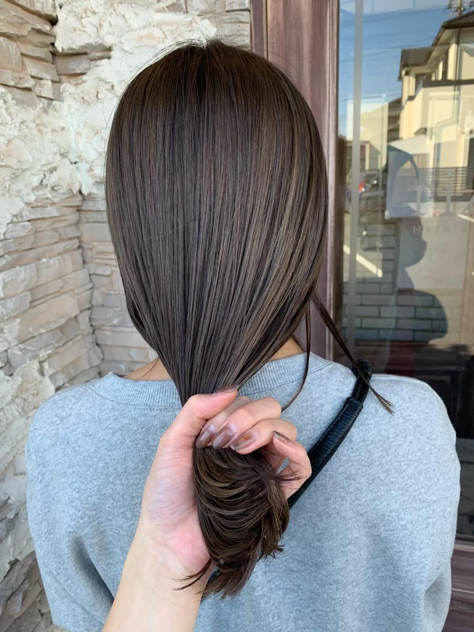 セミロング カラー ブリーチ グレージュ こいけ ほのかのヘアスタイル