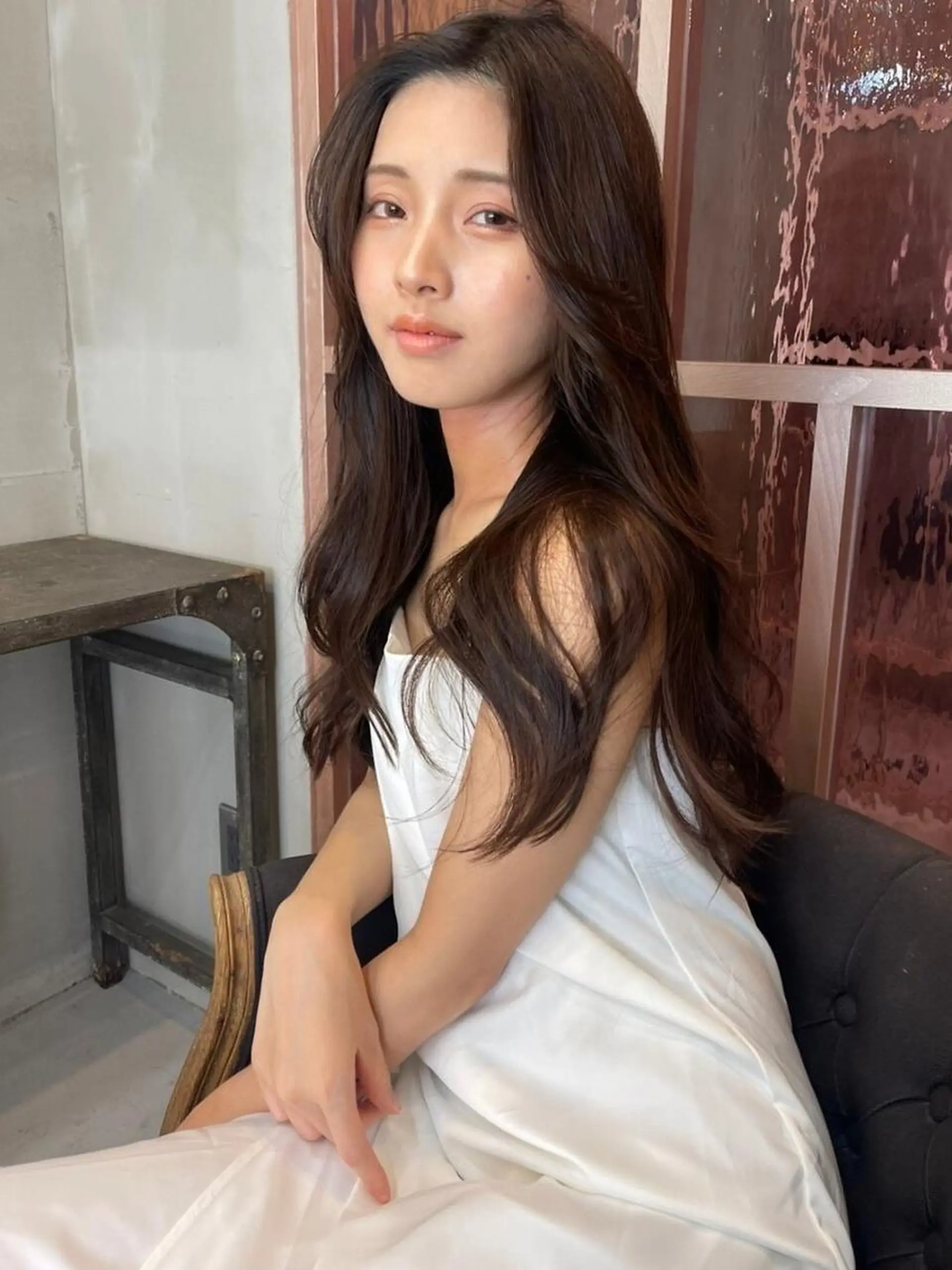 ロング 肌馴染みくすみカラー 花房 佑夏のヘアスタイル