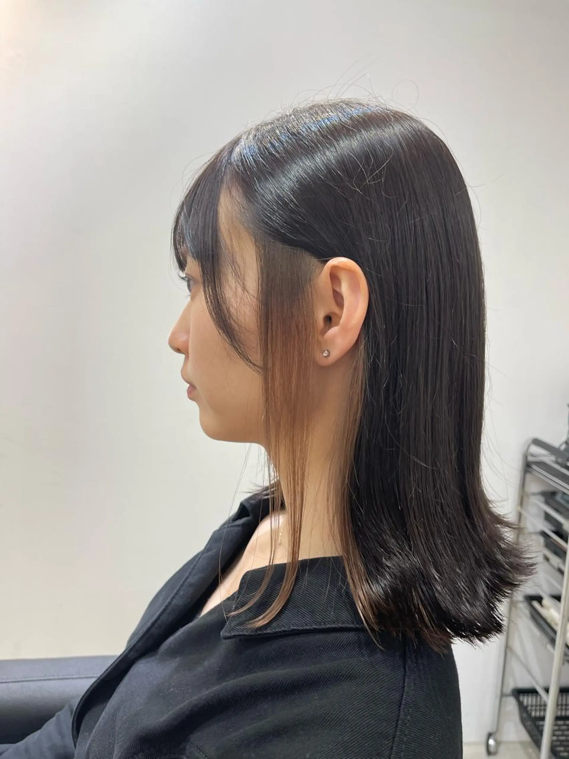 ミディアム カラー TENSHO ハイトーンレイヤーのヘアスタイル