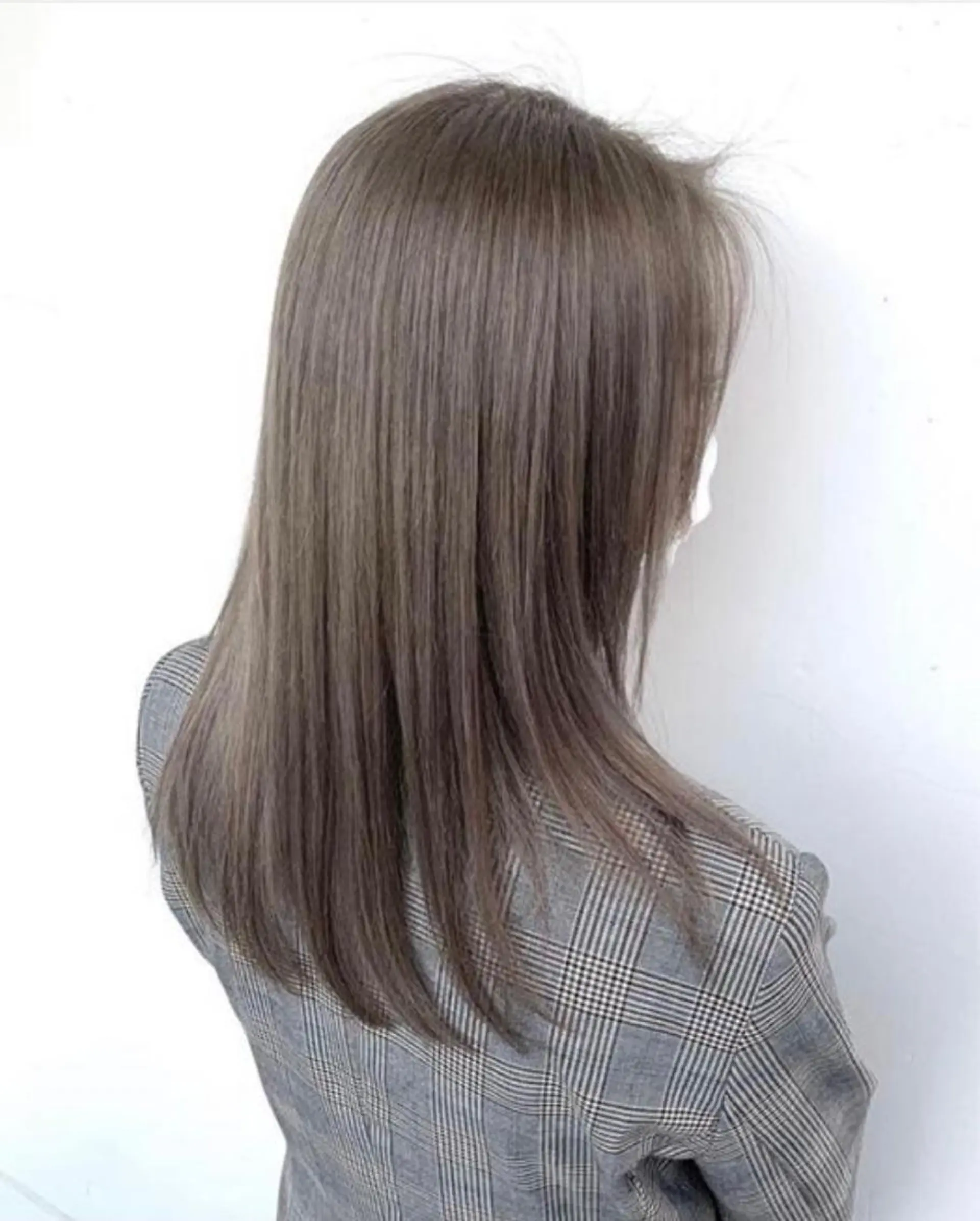 セミロング カラー トリートメント ハイトーンカラー 🦋yuri🦋のヘアスタイル