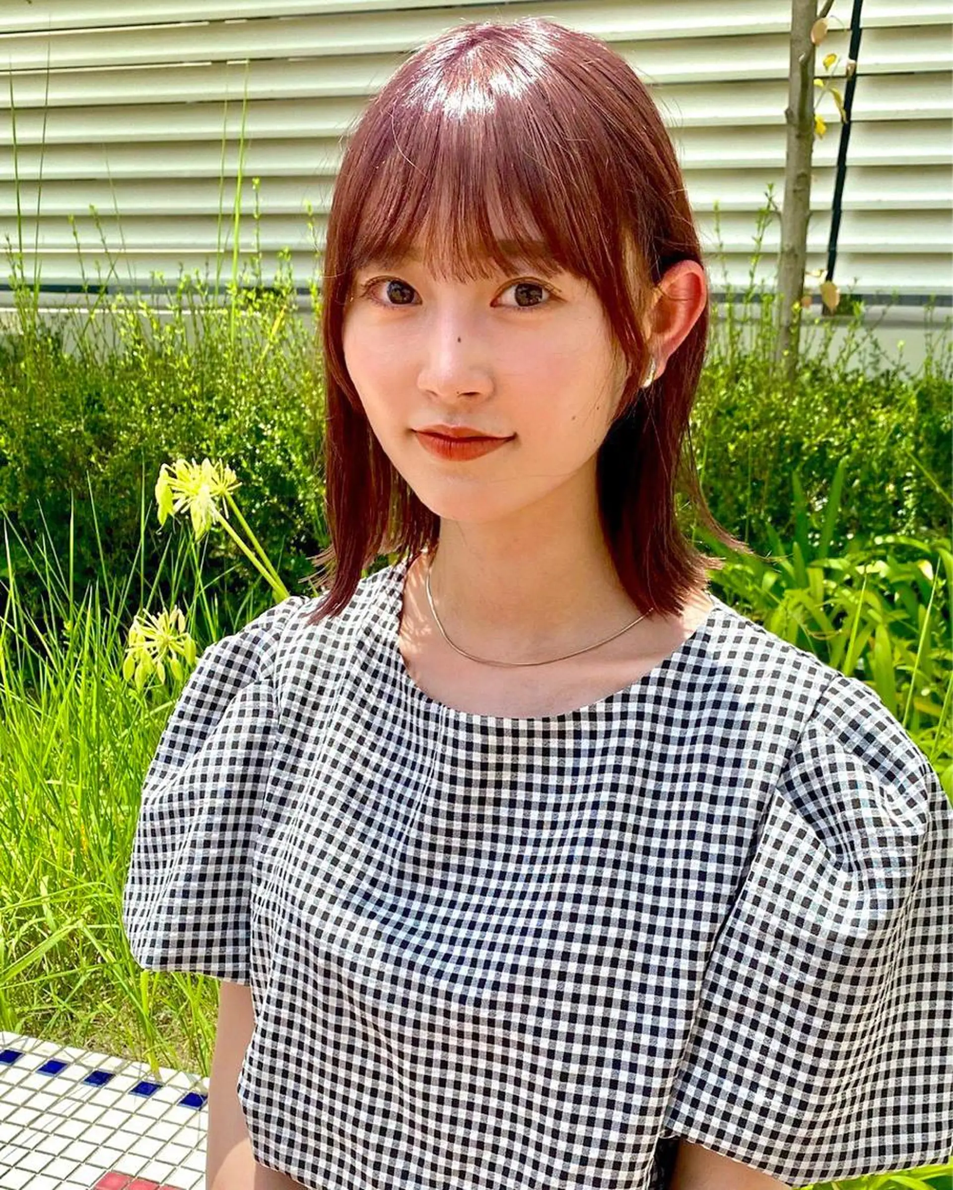 ミディアム カラー ベージュカラー ブリーチ ハイトーンカラー ピンクカラー ピンクベージュ カット ヘアカラー トリートメント RAIMA ハイトーン/ベージュのヘアスタイル