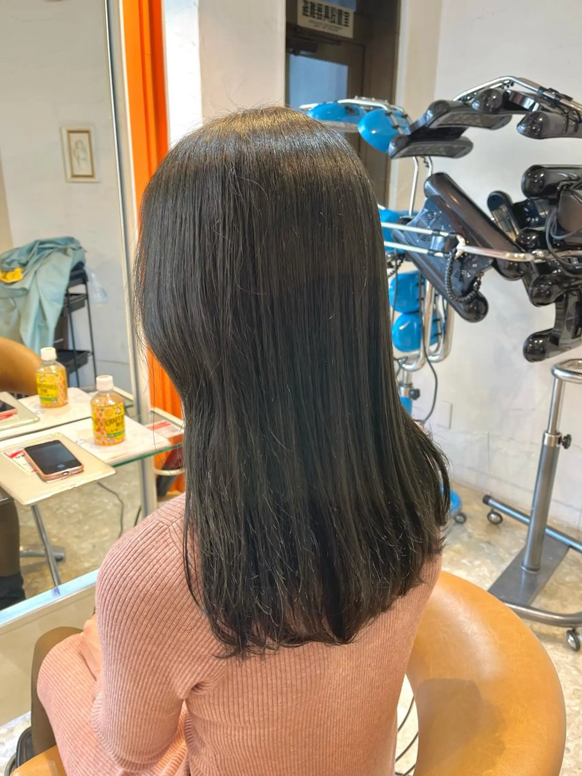 セミロング カラー ヘアカラー トリートメント うしだ かおるのヘアスタイル