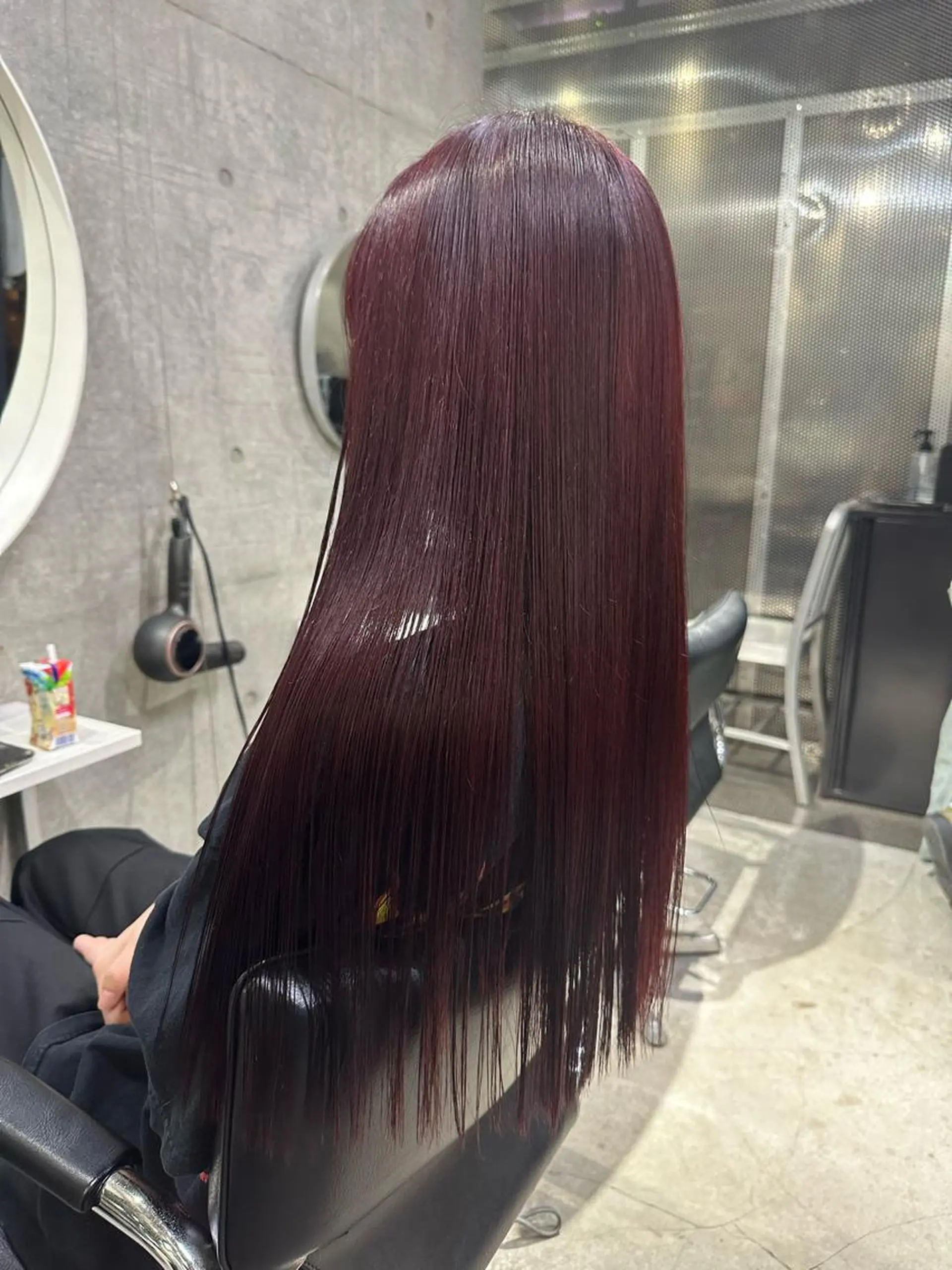 ロング ✴︎TO-MA✴︎ レッドカラー/透明感のヘアスタイル