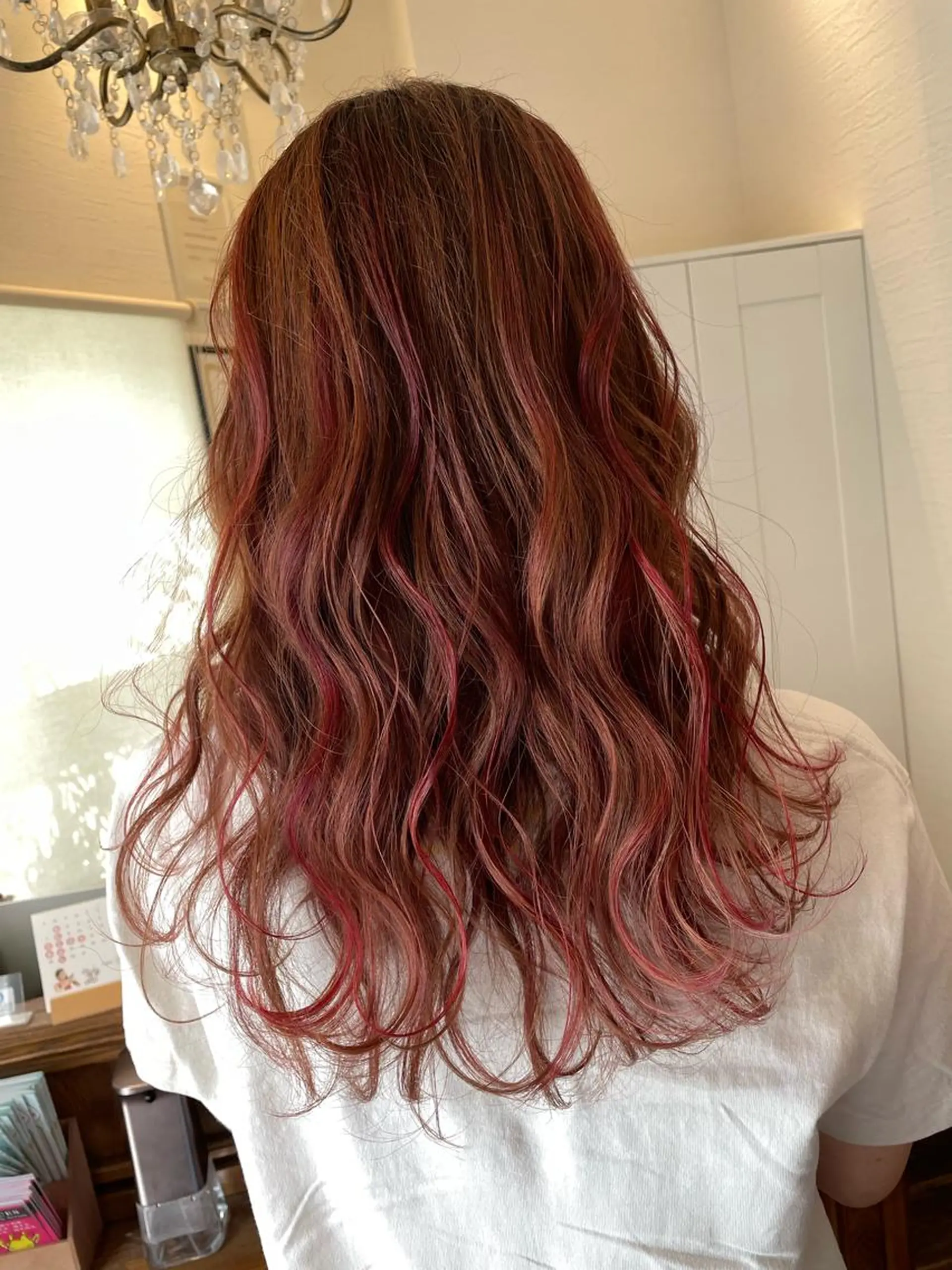 ロング カラー ハイライトカラー ピンクカラー レッドカラー ハイライト 皆巳 達郎のヘアスタイル