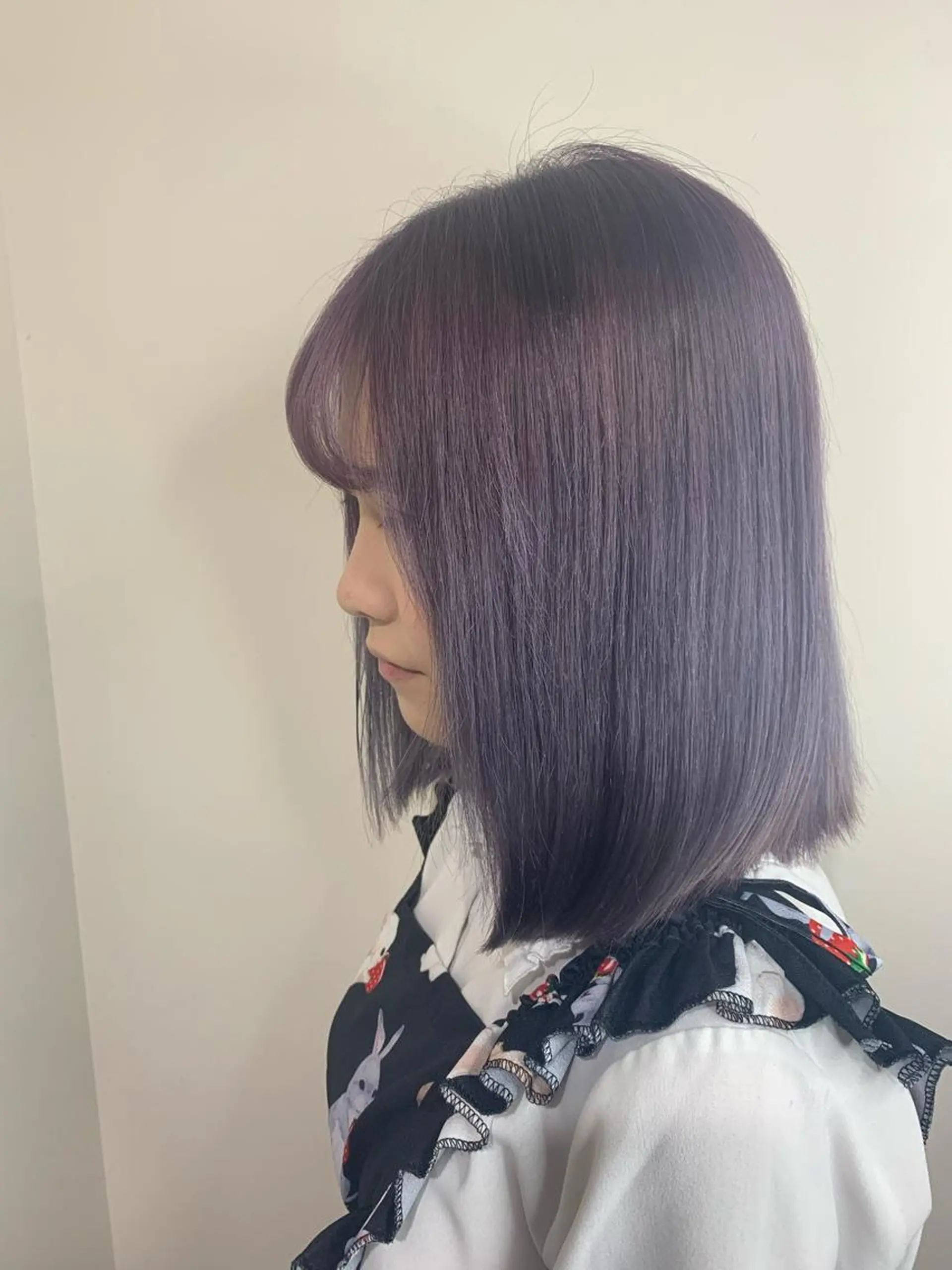 カラー ブリーチ ラベンダーカラー ハイライト✖️ 暗髪🤎Nahoのヘアスタイル