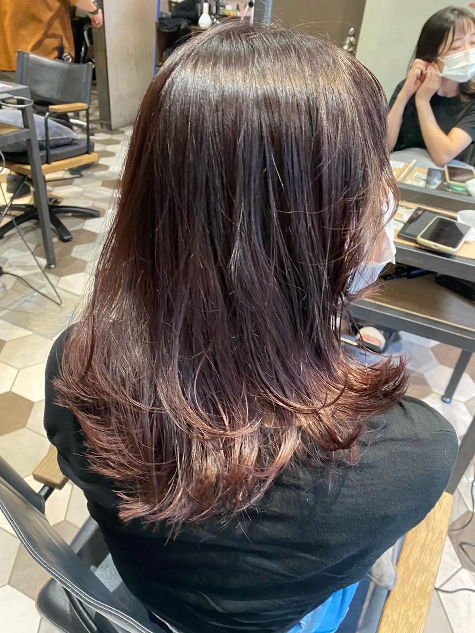 セミロング 髪質改善韓国レイヤー SHIORI🦋のヘアスタイル