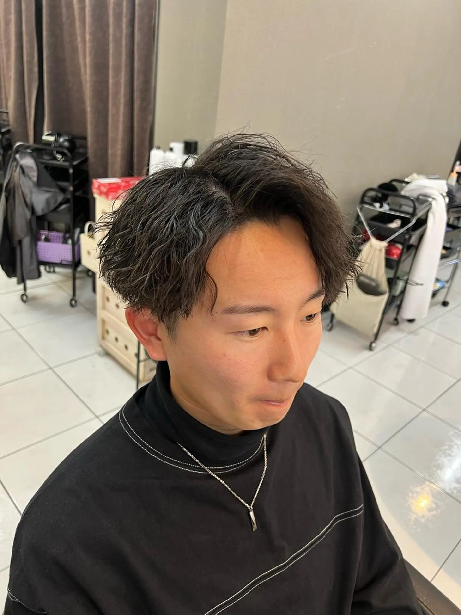 パーマ メンズ センターパート フェードカット カルマパーマ マッシュ メンズパーマ カット パーマ パーマ特化美容師 茂木広幸のヘアスタイル