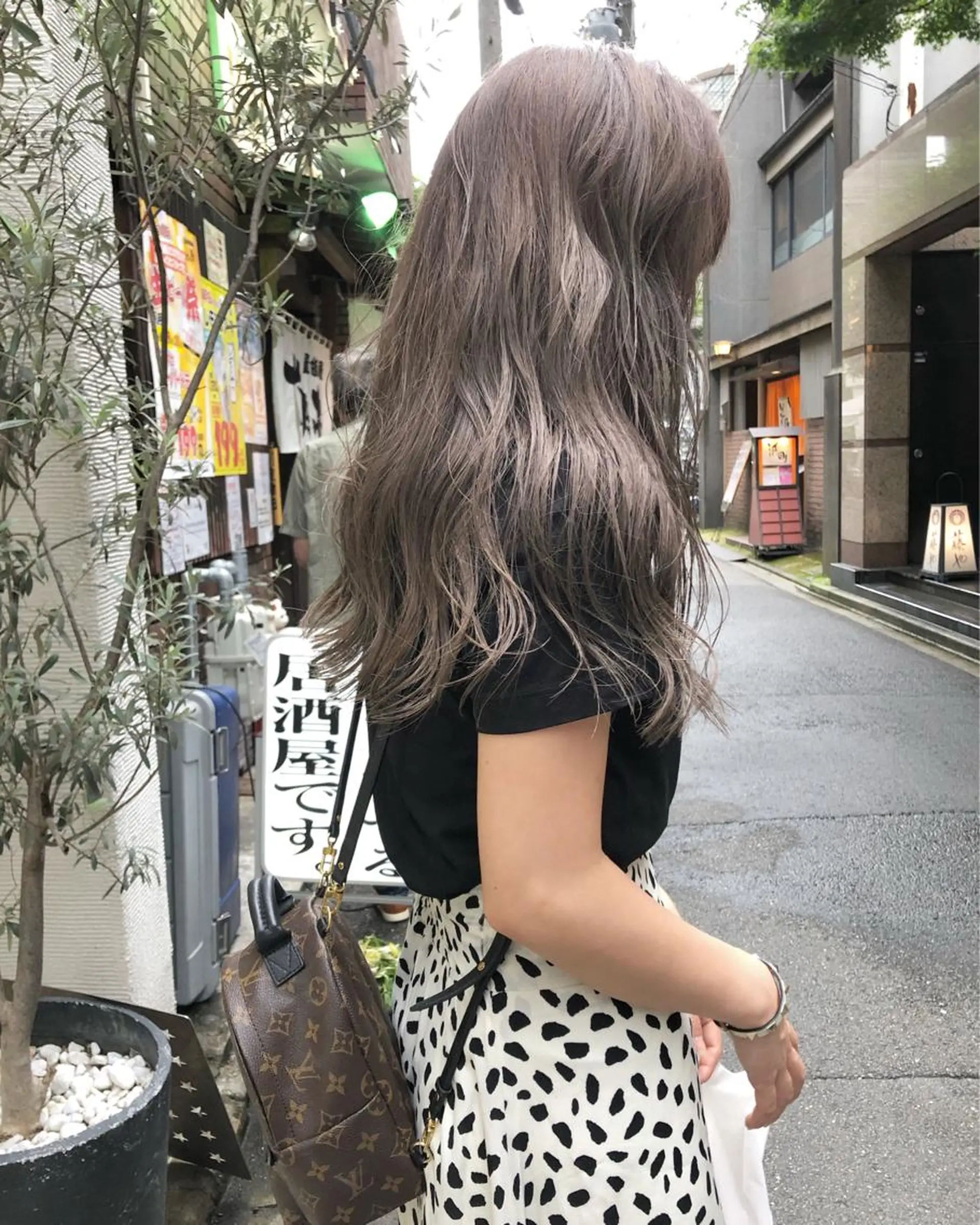 ロング カラー グレージュ ミルクティーグレージュ ヘアカラー トリートメント Tao所属・藤川 大智のヘアスタイル