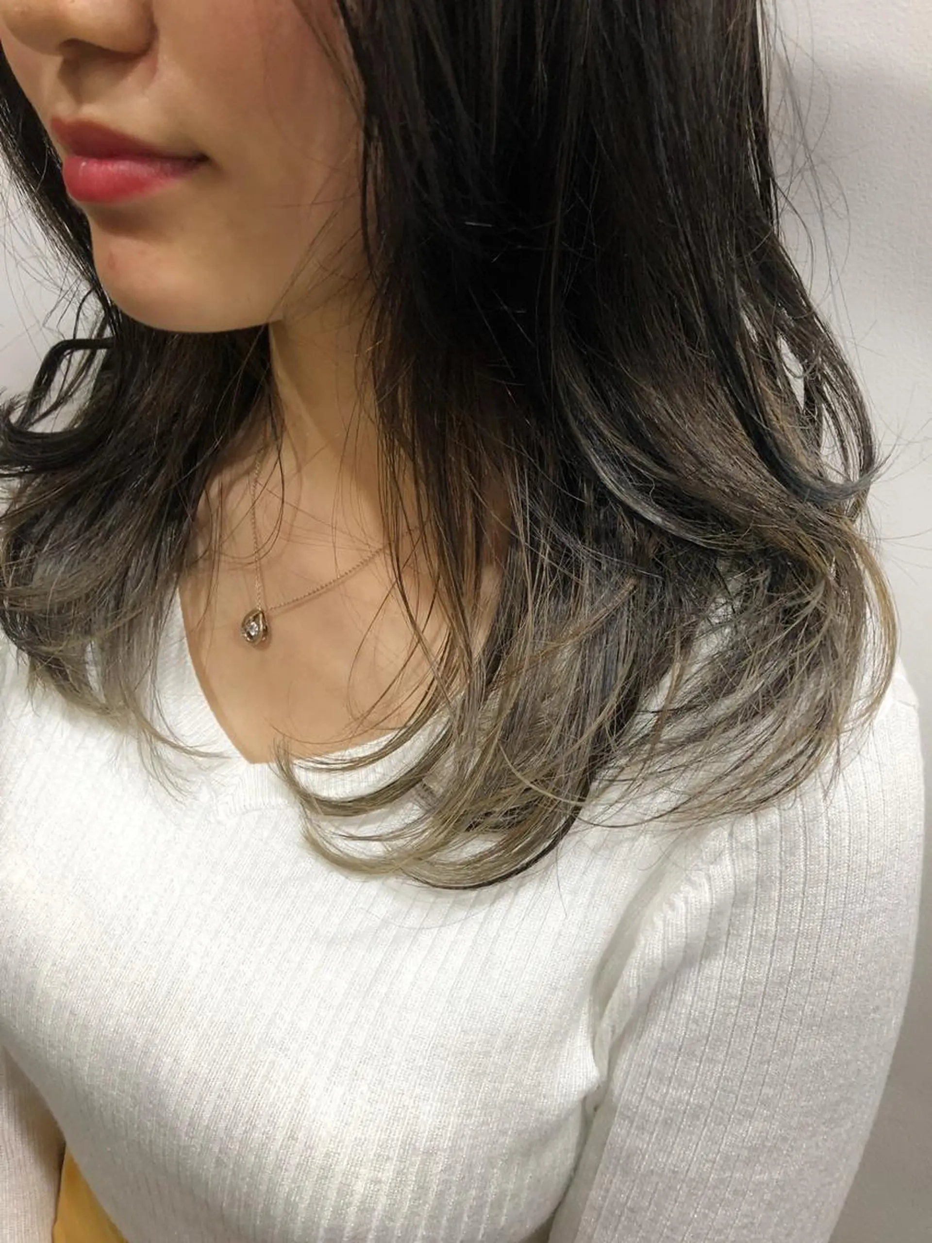 ミディアム カラー ミディアムパーマ バレイヤージュ ハイライトカラー ハイライト レイヤーカット amber池袋所属・徳本 駿太のヘアスタイル