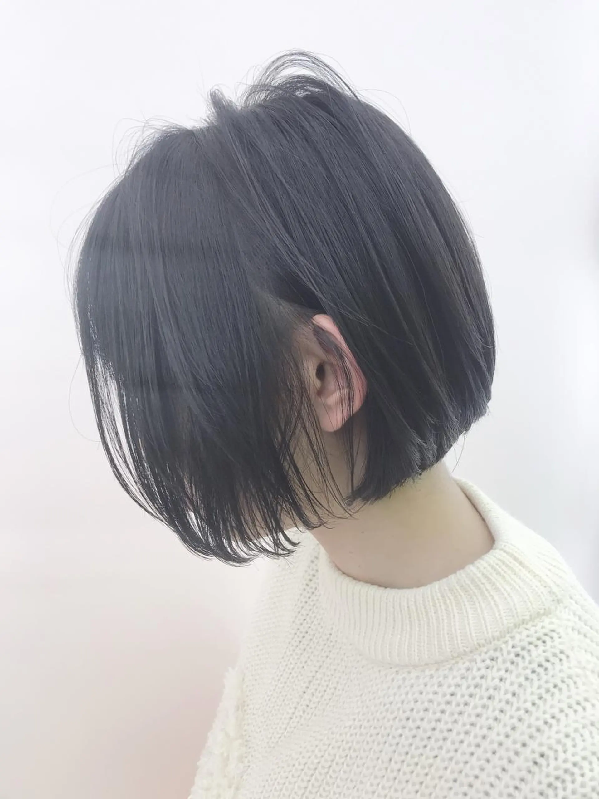 ショート カラー ヘアアレンジ ブルーカラー ブルージュ 透明感カラー イルミナカラー ボブ シアーベージュニスト 🥣大石亜里紗のヘアスタイル