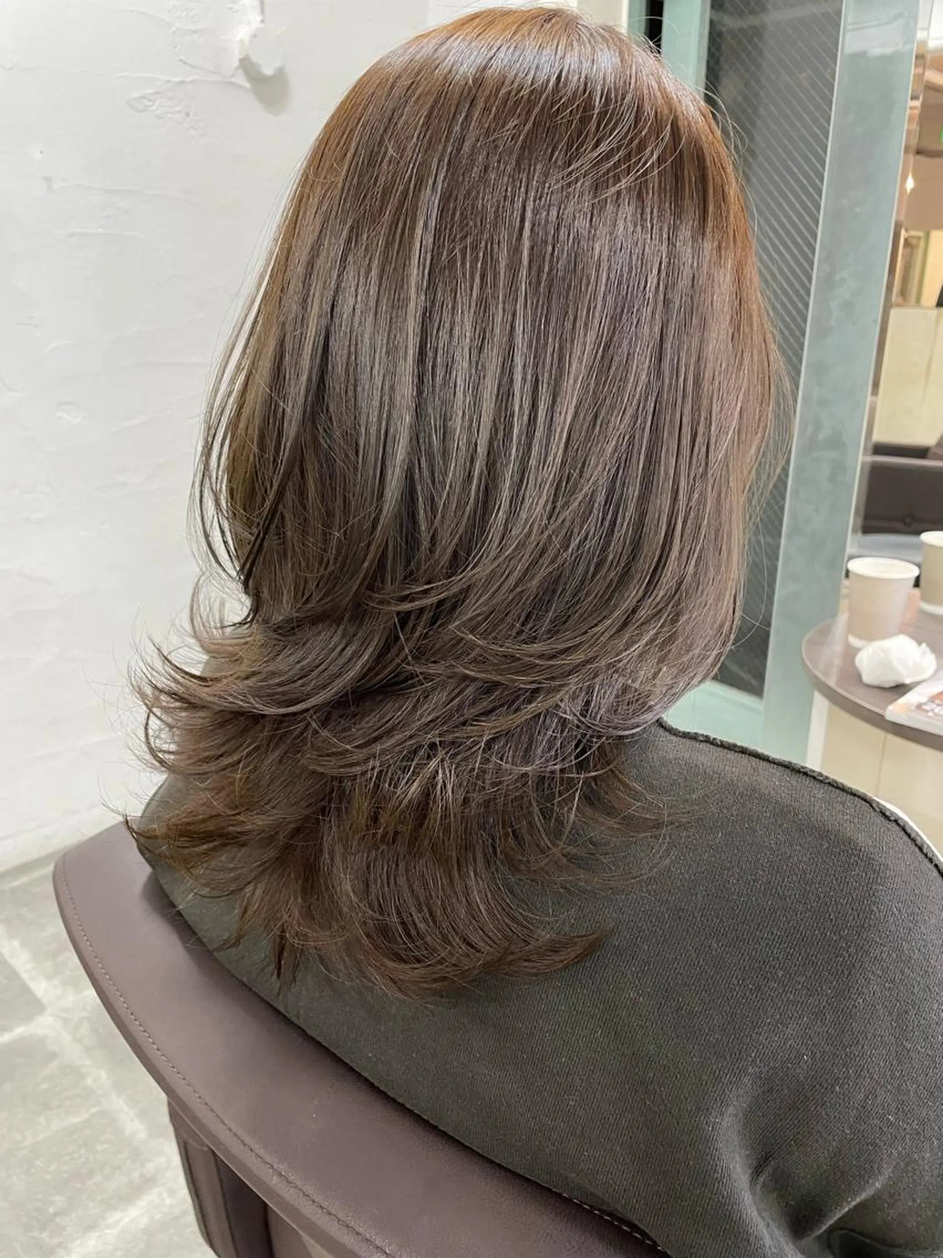 ミディアム カラー カット ヘアカラー トリートメント 平 ちひろのヘアスタイル