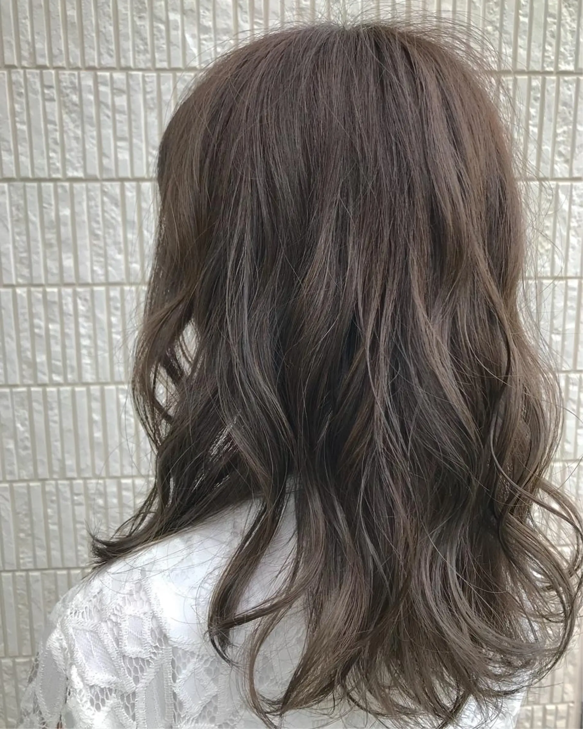 ミディアム カラー グレージュ 古畑 佑悟のヘアスタイル