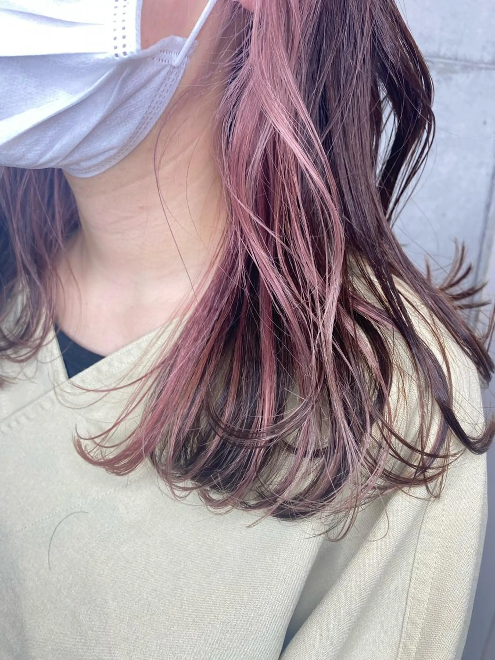 セミロング カラー インナーカラー センターパート/ 暖色カラーayuのヘアスタイル