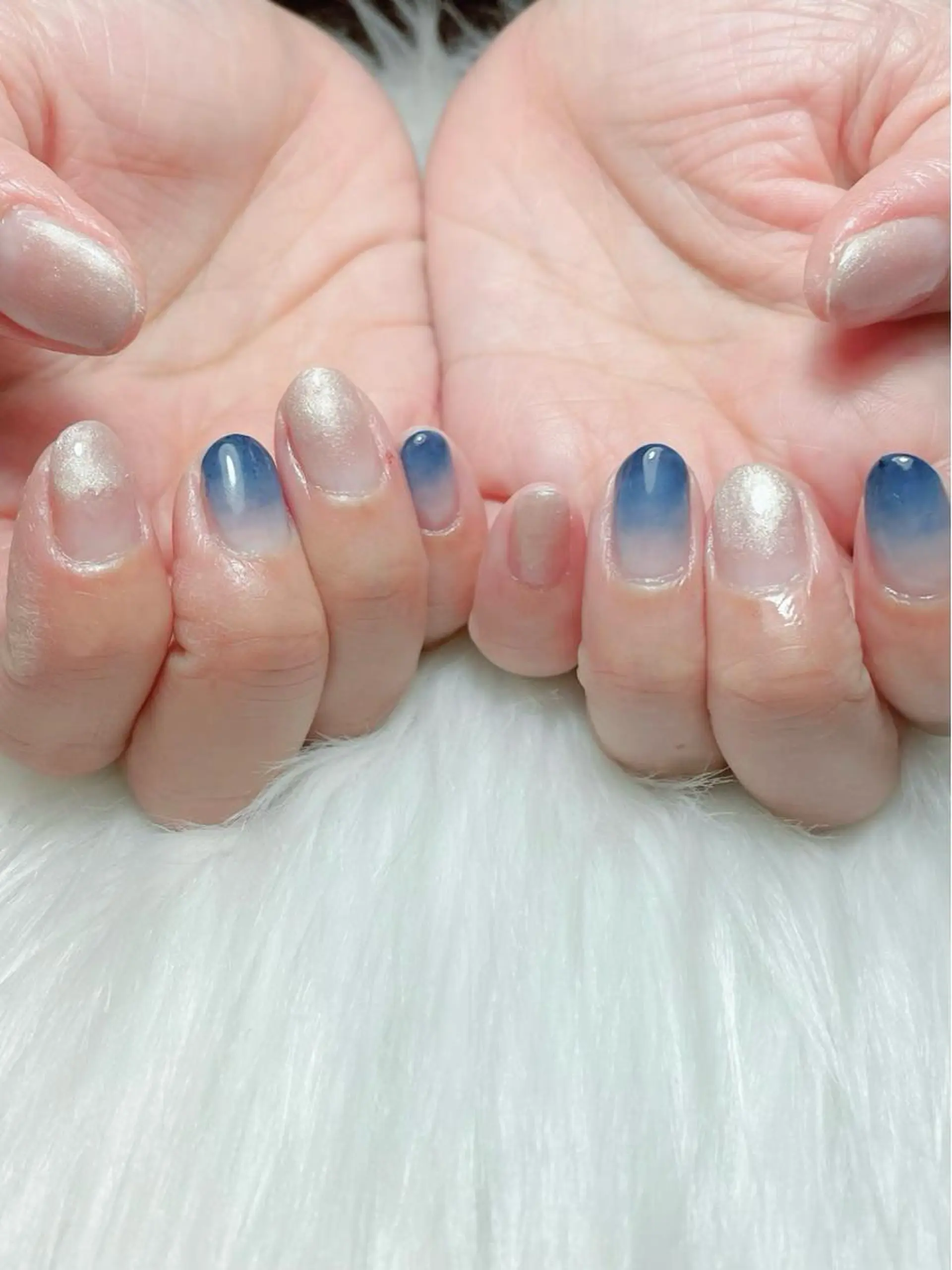 ネイル グラデーション 大袋駅東口徒歩2分 alivioのネイルデザイン