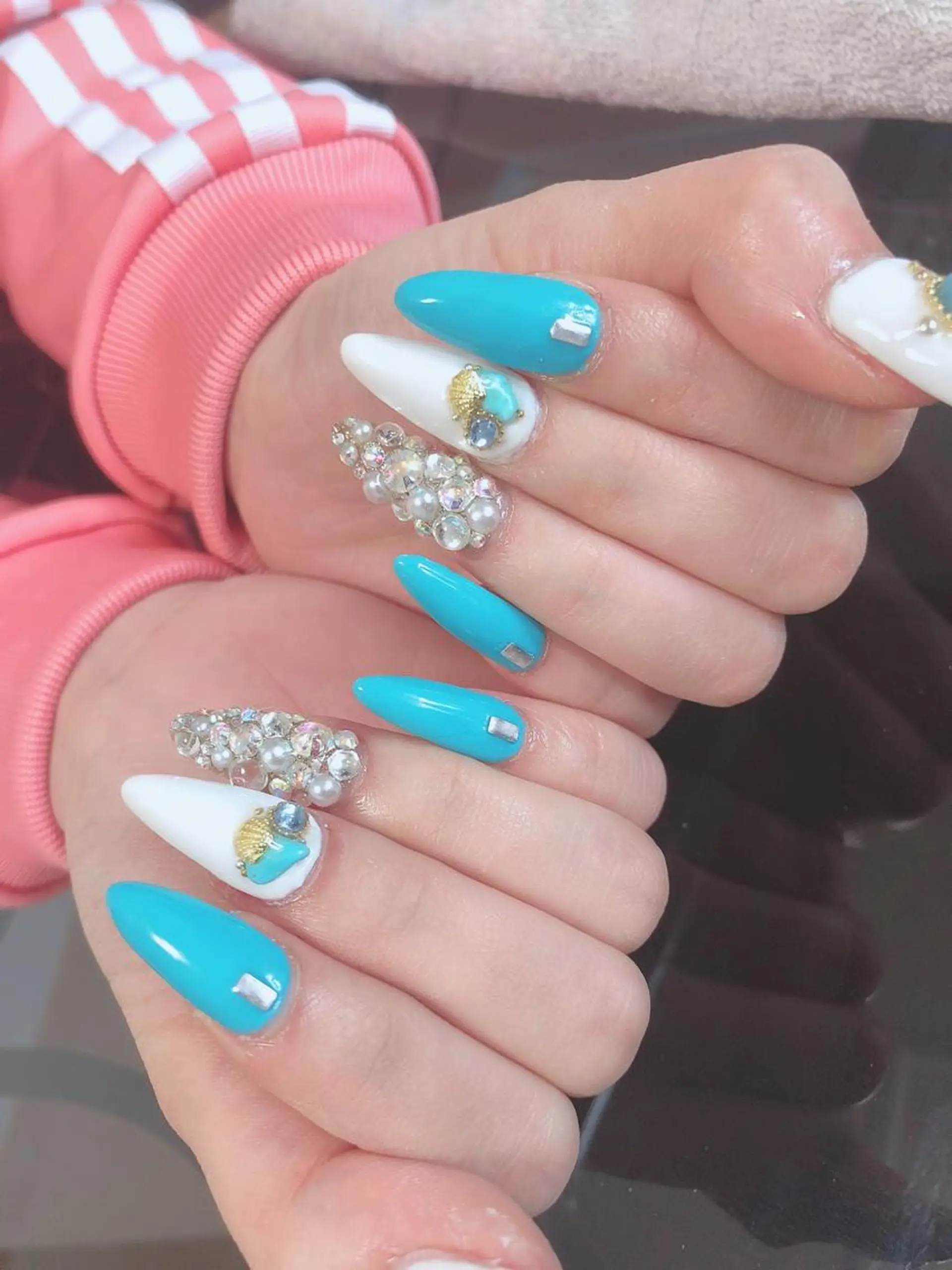 ネイル ハンドネイル 荒井 海輝のネイルデザイン