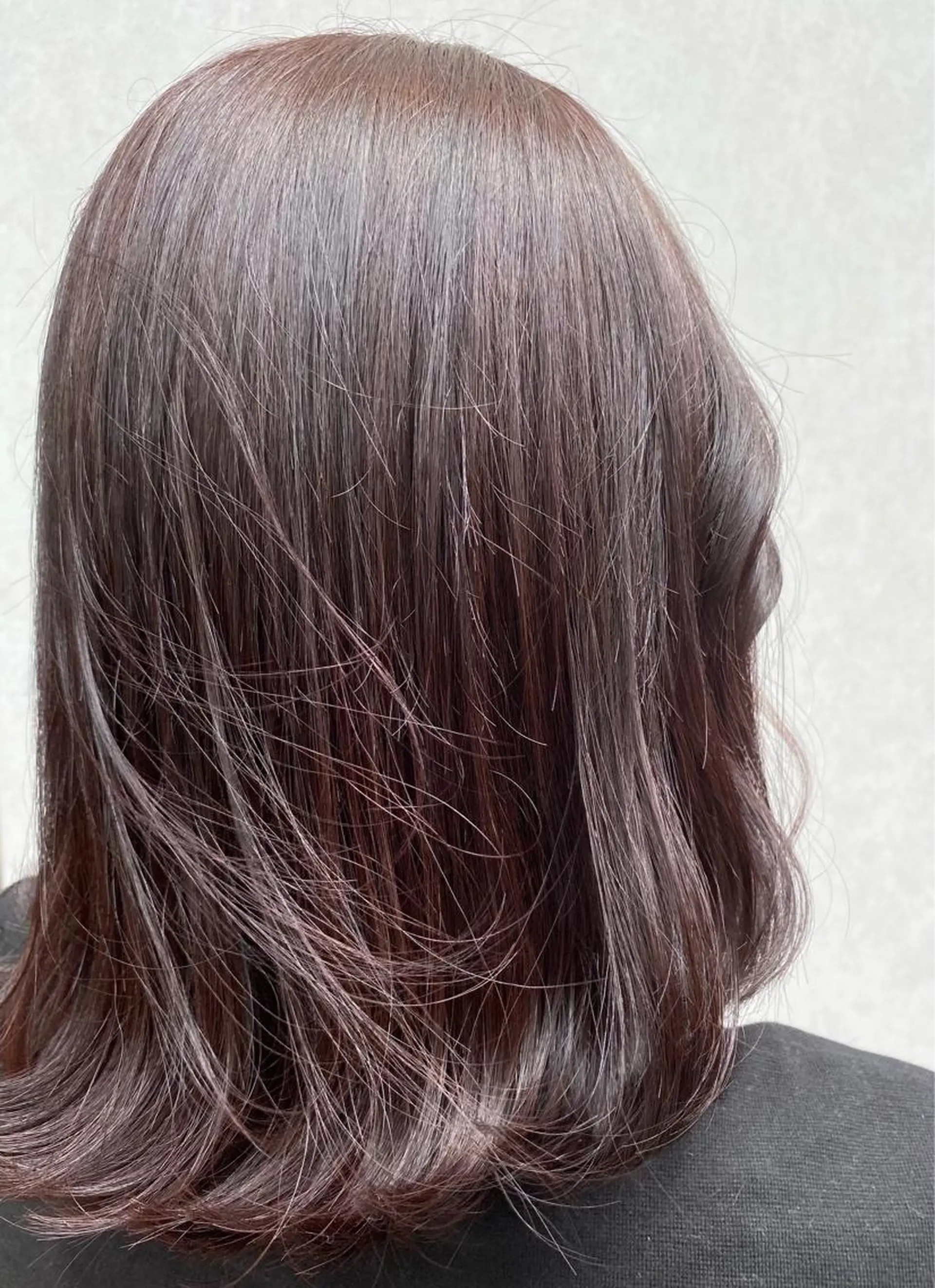 ミディアム アッシュ パープルカラー あき えいみのヘアスタイル